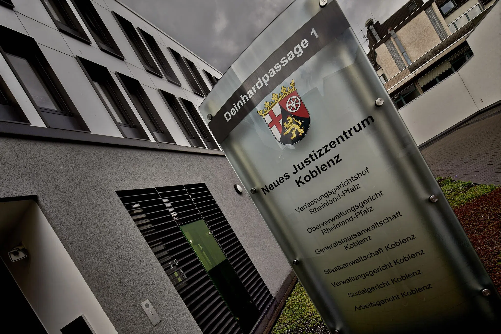 Sexualdelikt an Koblenzer Schule – Ermittlungen zu Mittäter