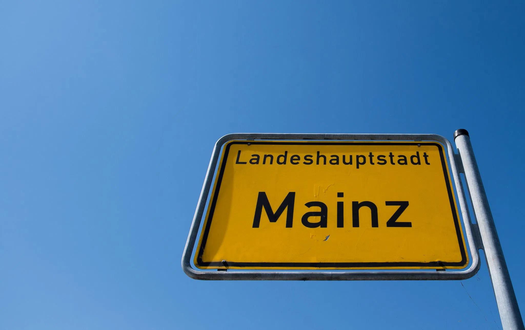 Zwei Kinder von Parkeisenbahn in Mainz erfasst und verletzt