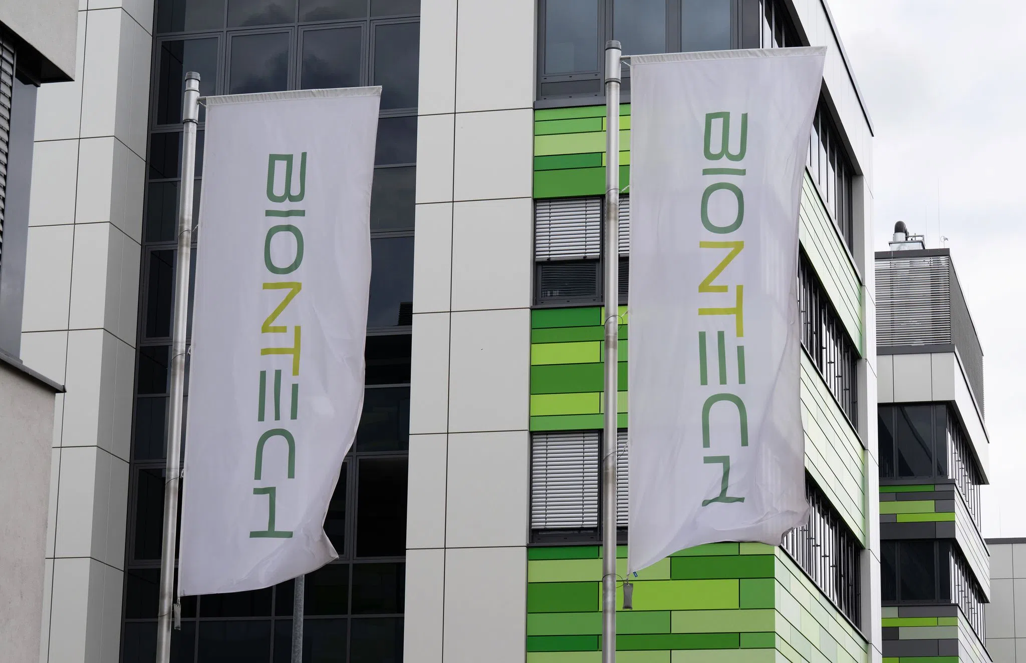 Mansoori: Land setzt sich für Zukunft von Biontech-Werk ein