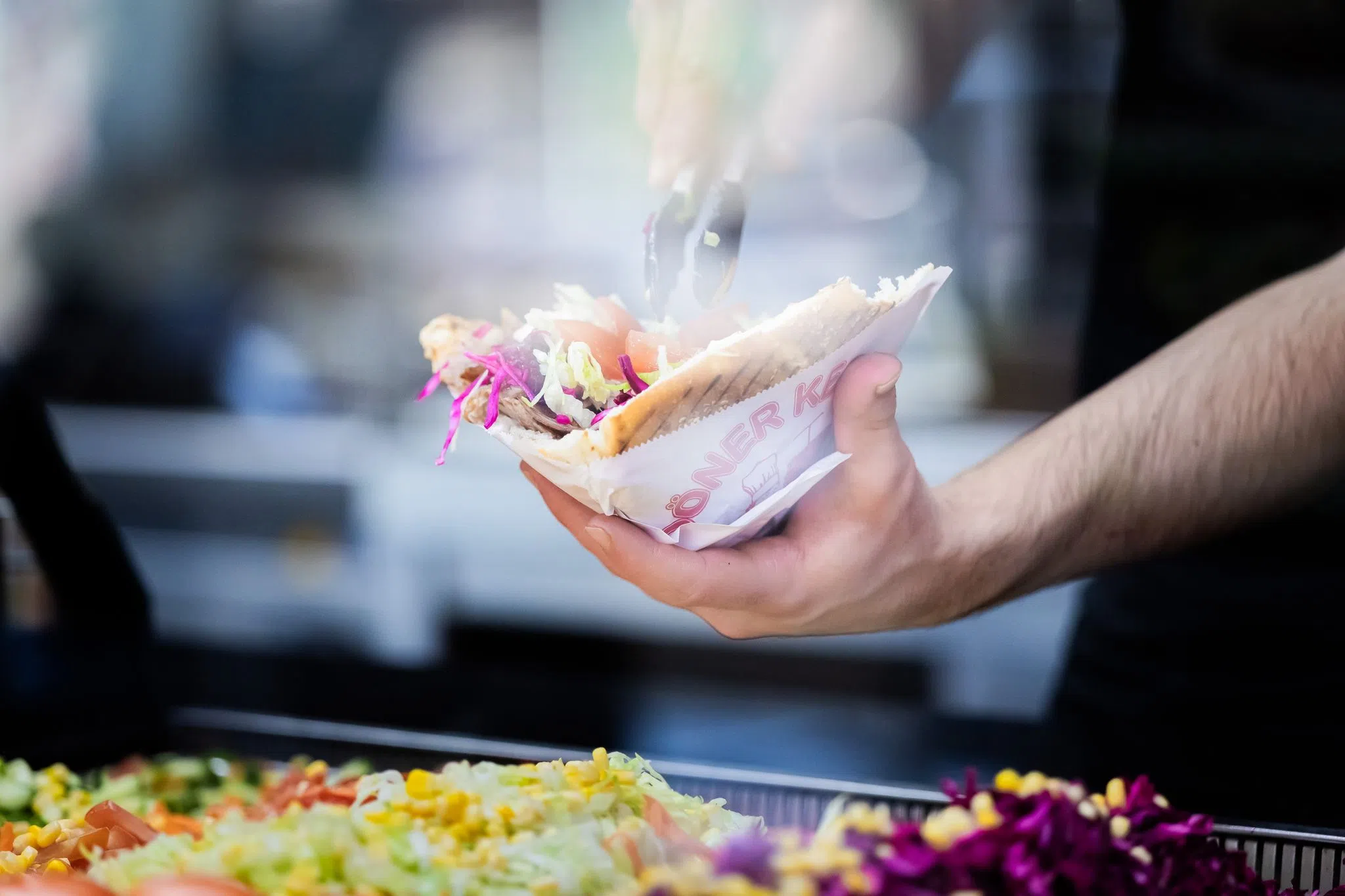 Döner-Wurf löst handfesten Streit aus Döner-Wurf löst handfesten Streit aus