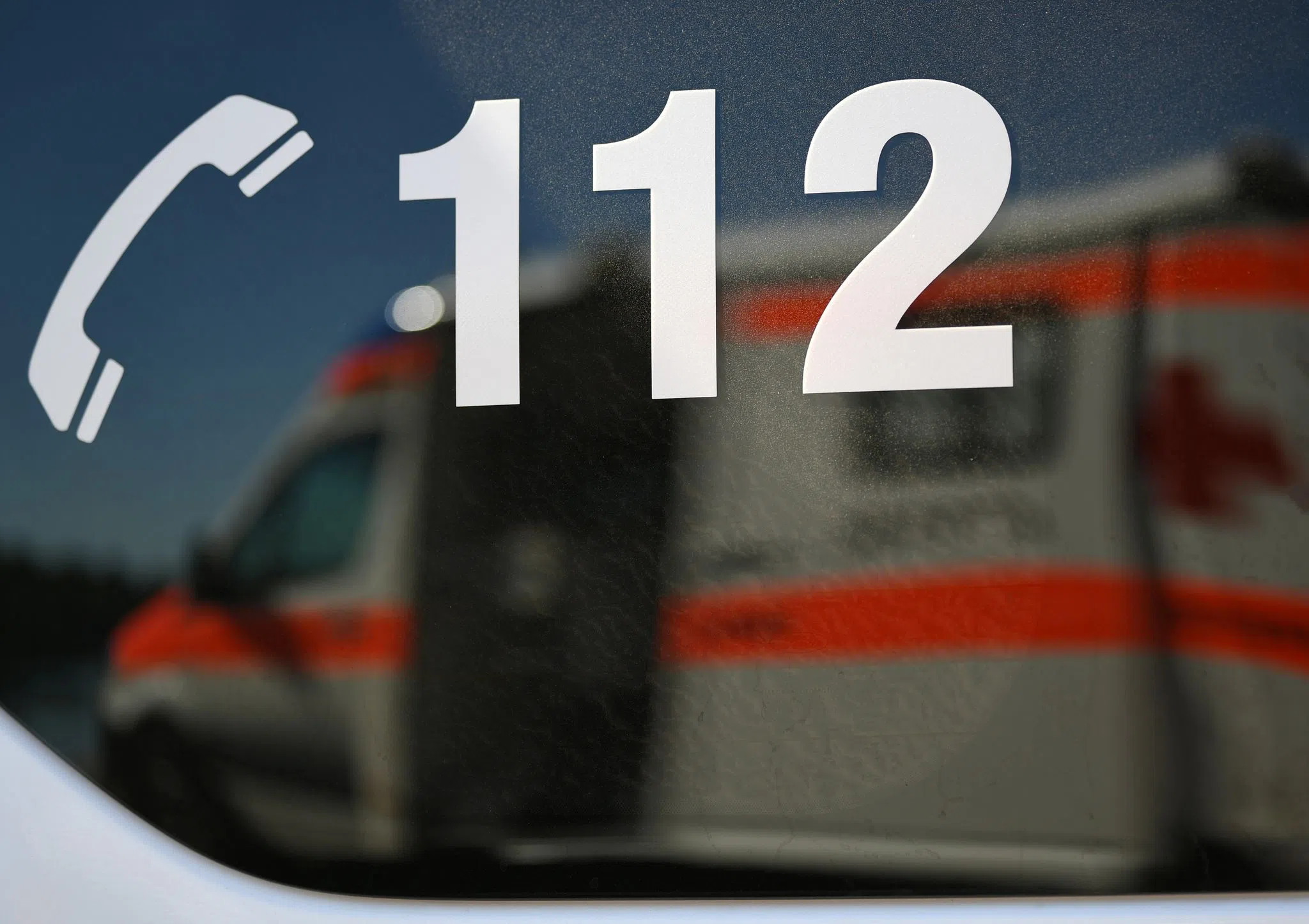 Notarztfahrzeug brennt in Koblenz völlig aus