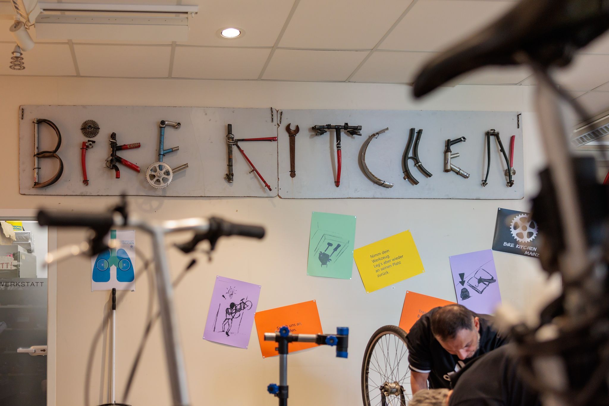 Reparieren, lernen, kochen: Was eine «Bike Kitchen» ausmacht