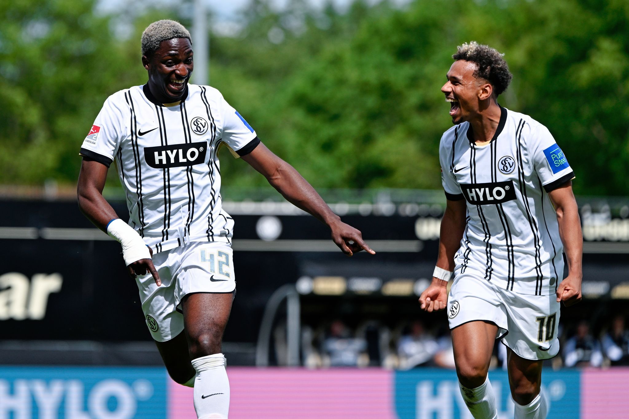 Elversberg erstmals Bundesligist - Relegation mit Paderborn