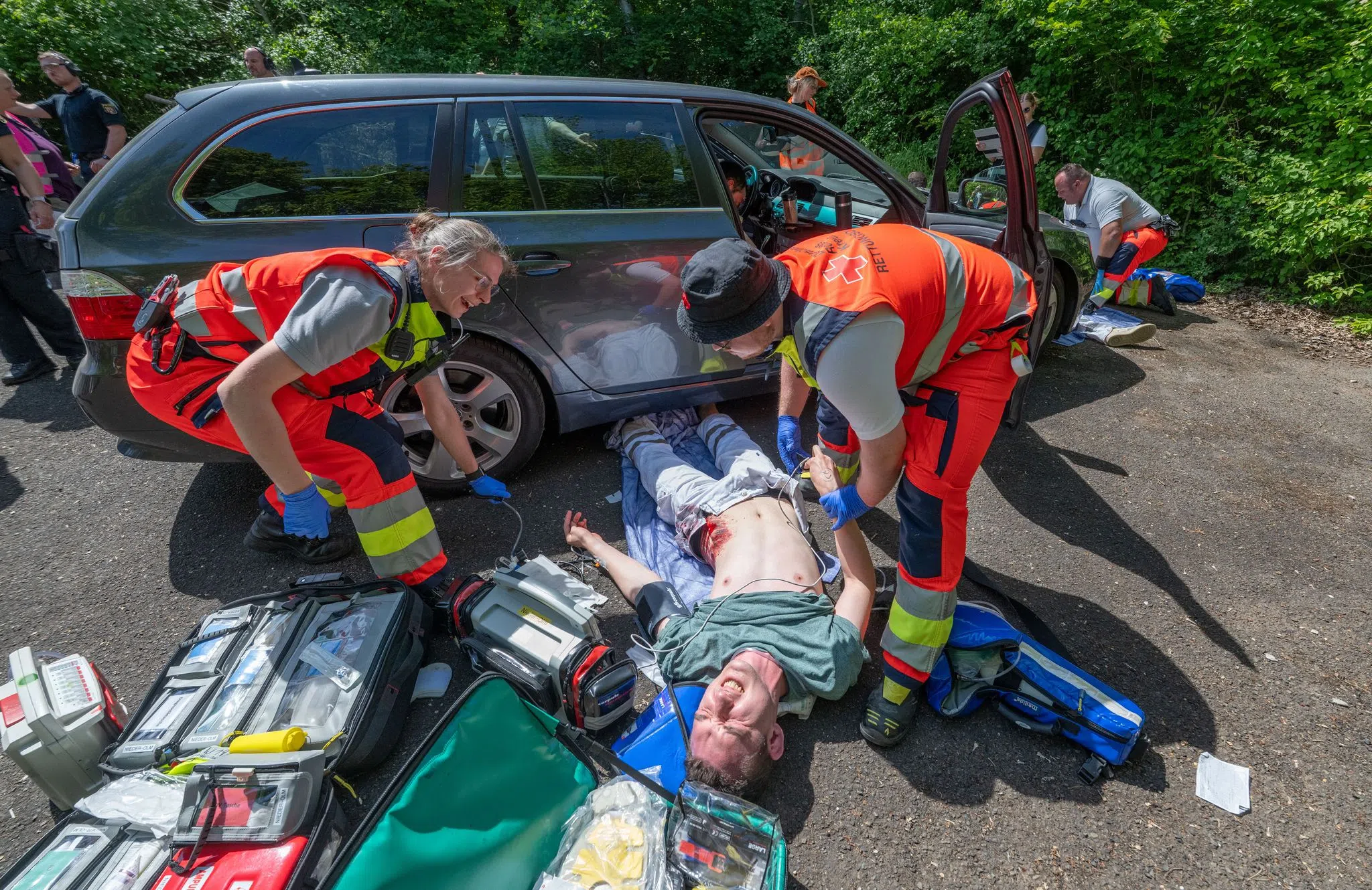 Auto in Menschenmenge - Rettungskräfte üben Ernstfall