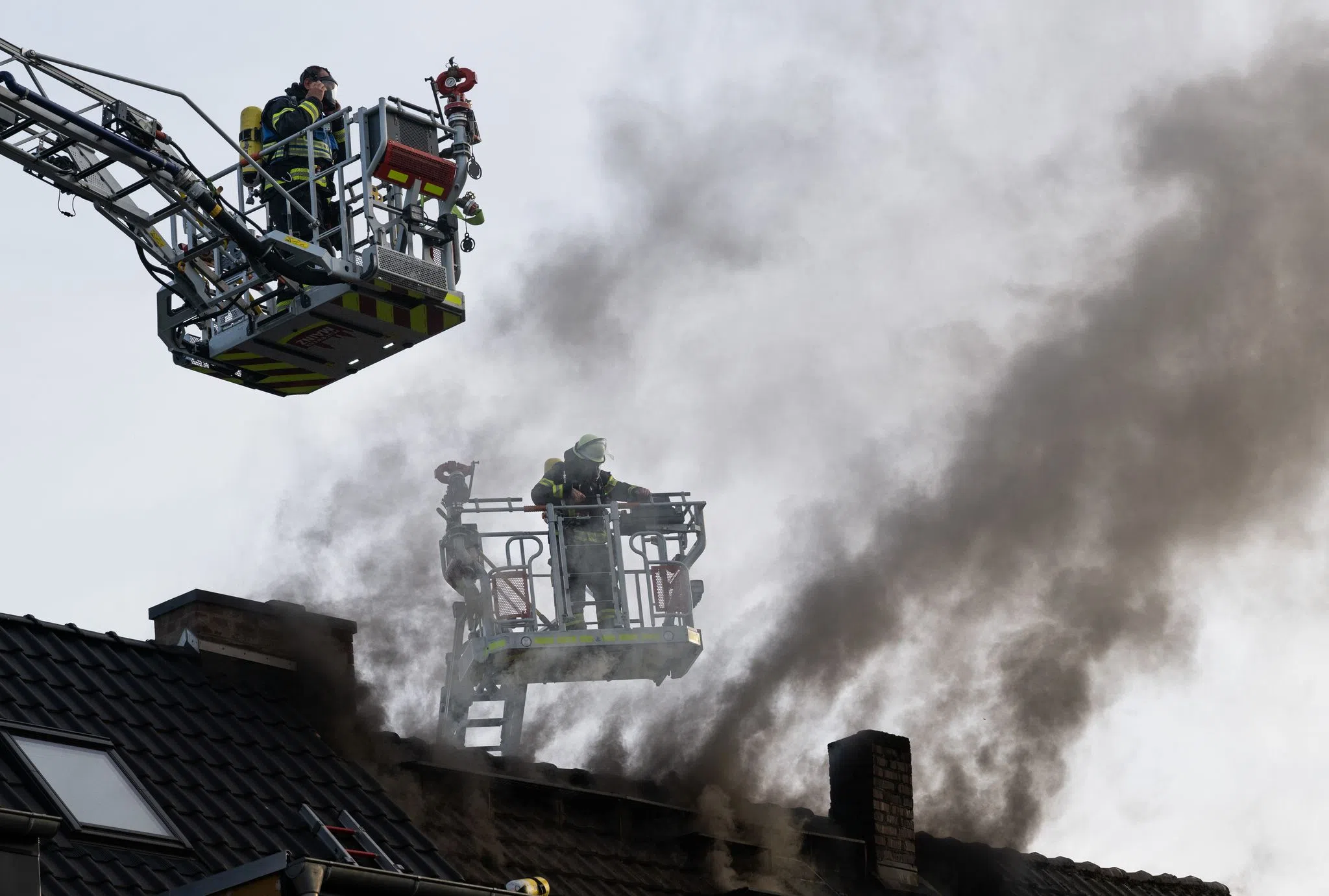 Rauchsäule über Mainz - Doppelhaus brennt
