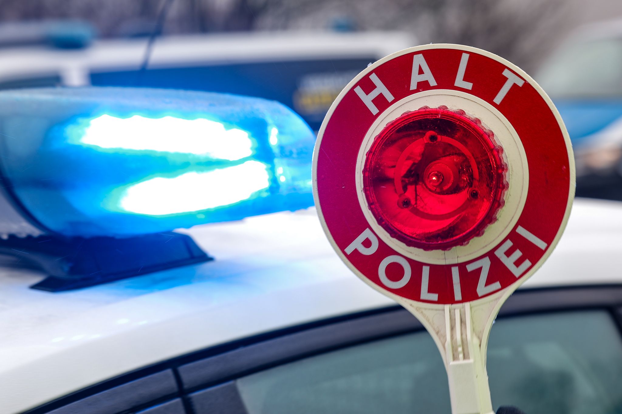 Ohne Führerschein mit falschen Kennzeichen unterwegs