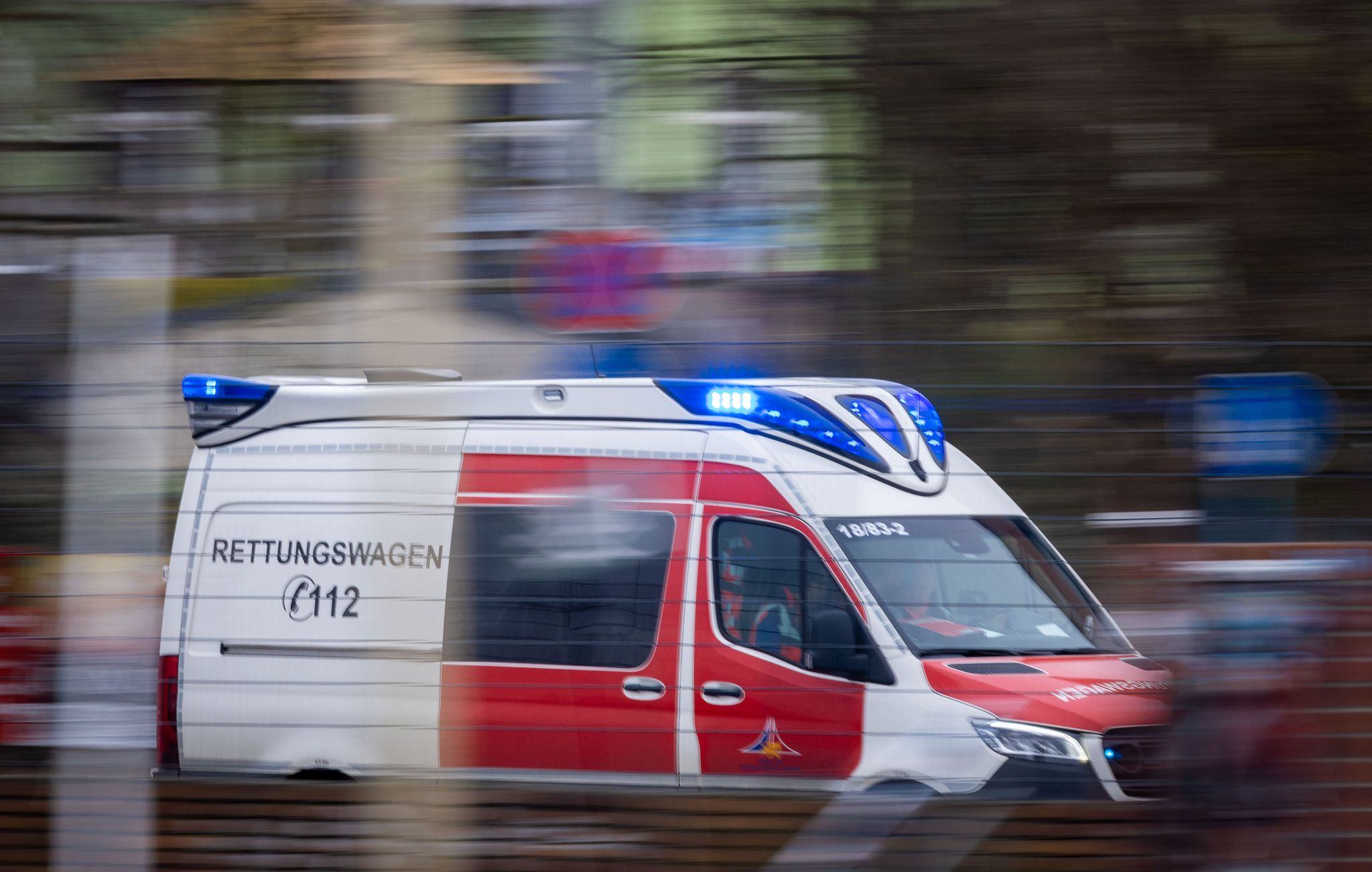 Motorradfahrer bei Unfall lebensgefährlich verletzt