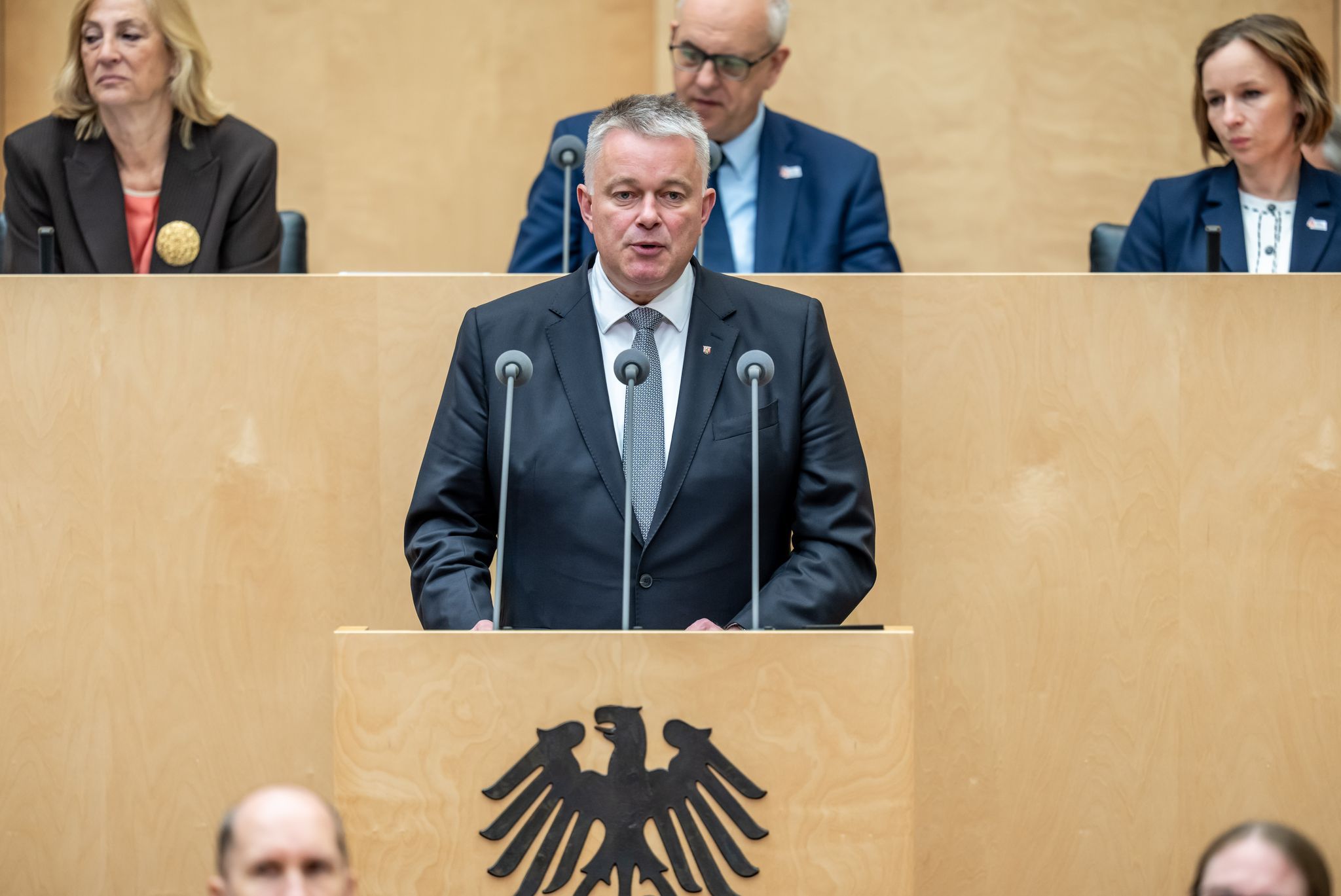 Schnieder warnt: Sparpläne gefährden Pharma-Investitionen Schnieder warnt: Sparpläne gefährden Pharma-Investitionen