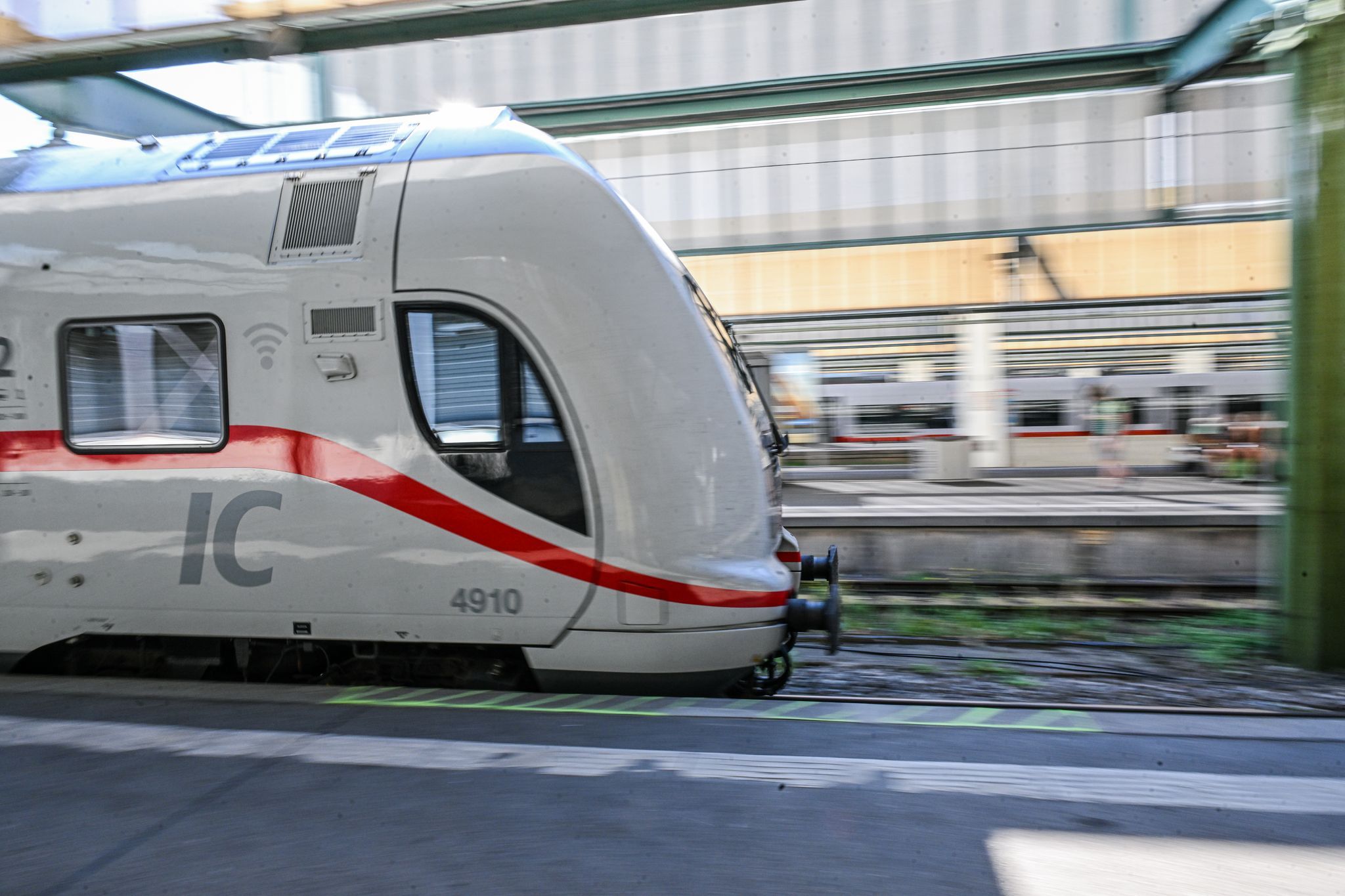 Nach Störung: Bahn nennt Techniktausch als Ursache Nach Störung: Bahn nennt Techniktausch als Ursache