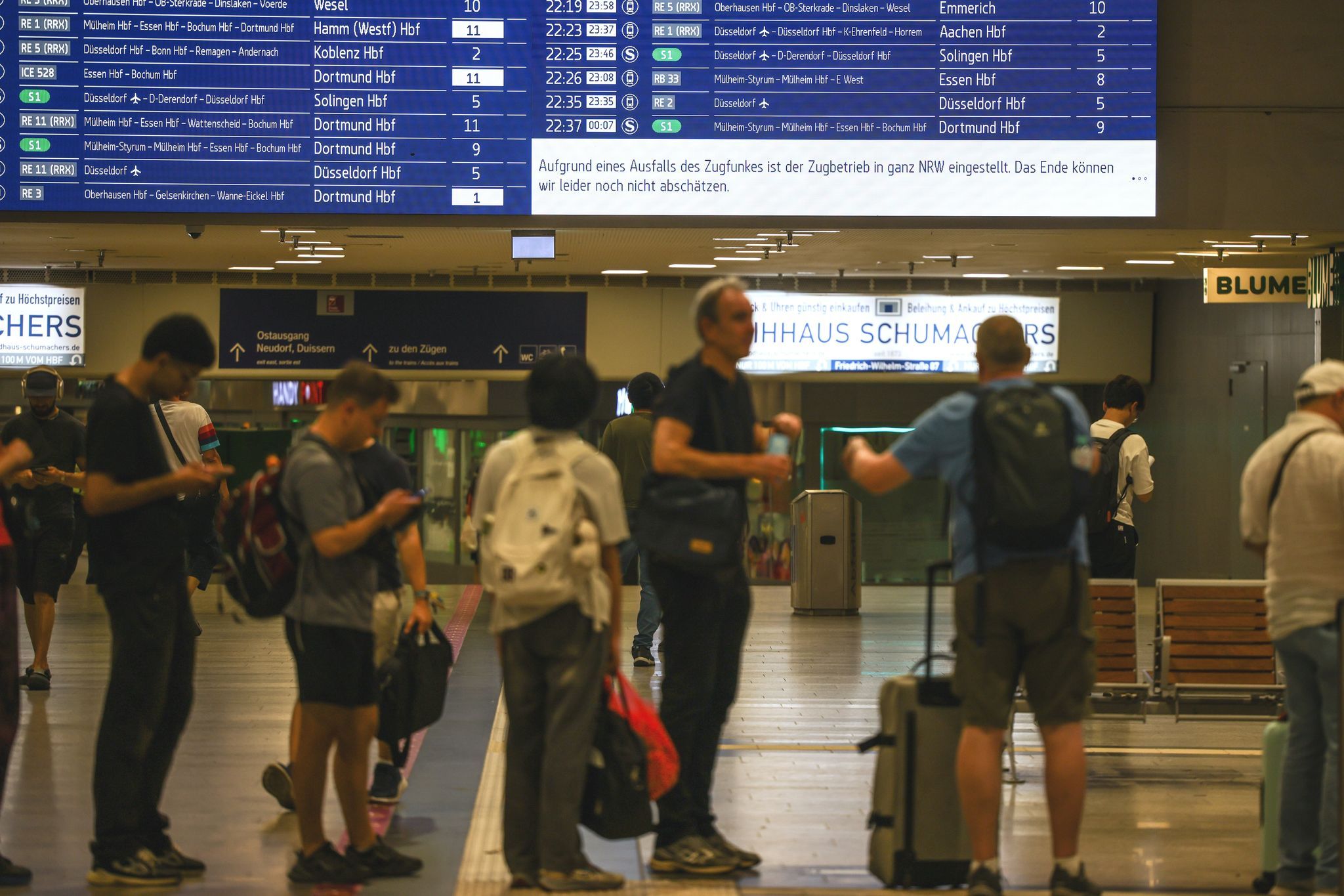 Bahnverkehr wegen Funkstörung bundesweit eingestellt