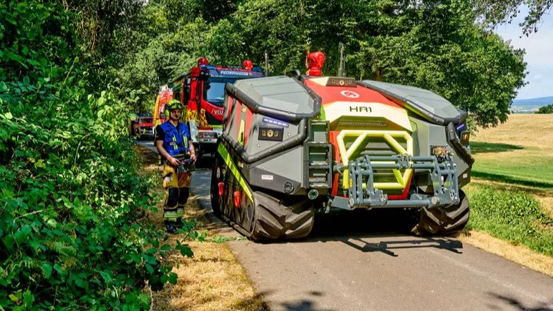Löschroboter in Waldbrandgebiet angekommen