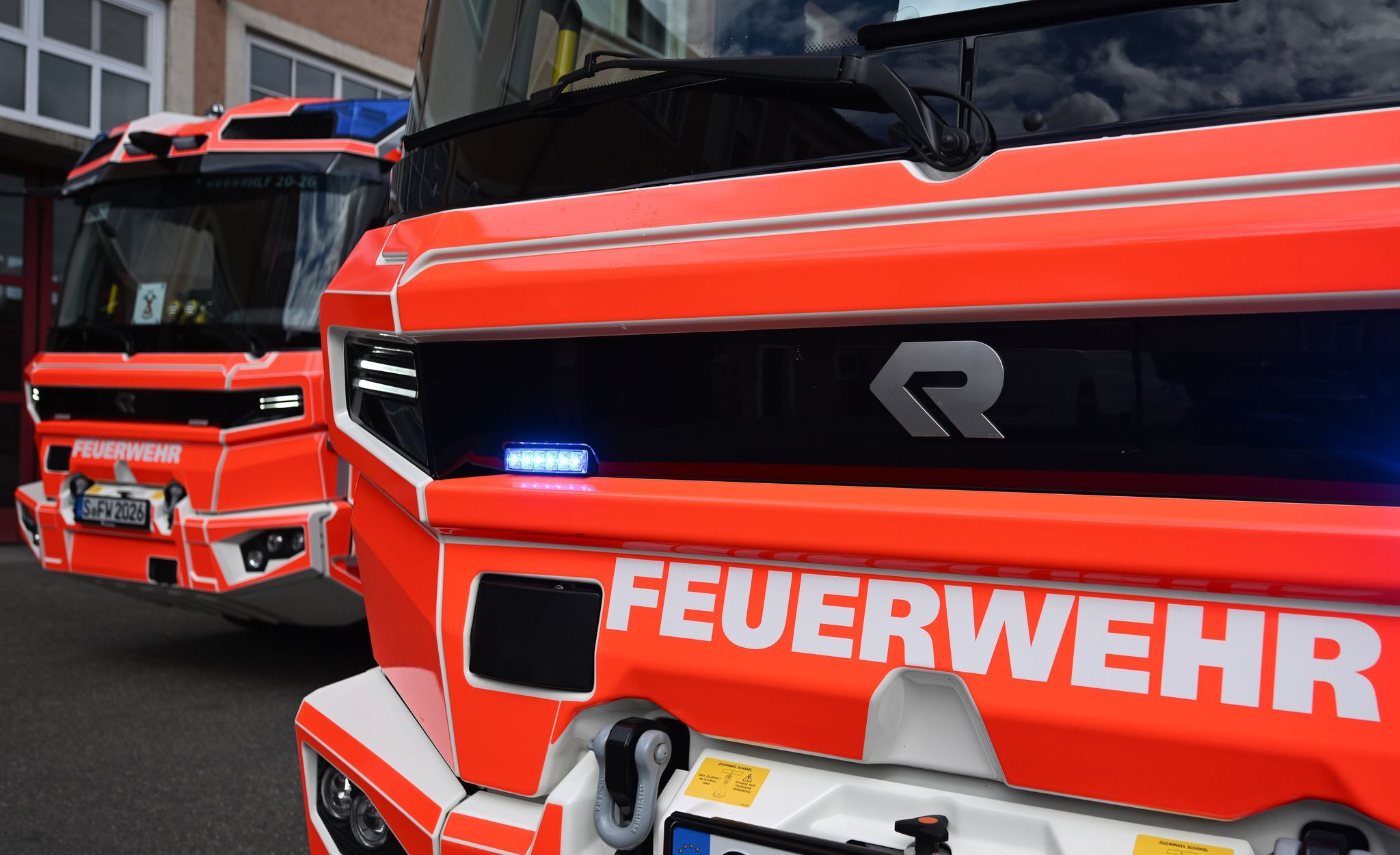 Zwei Einfamilienhäuser brennen in Leimbach