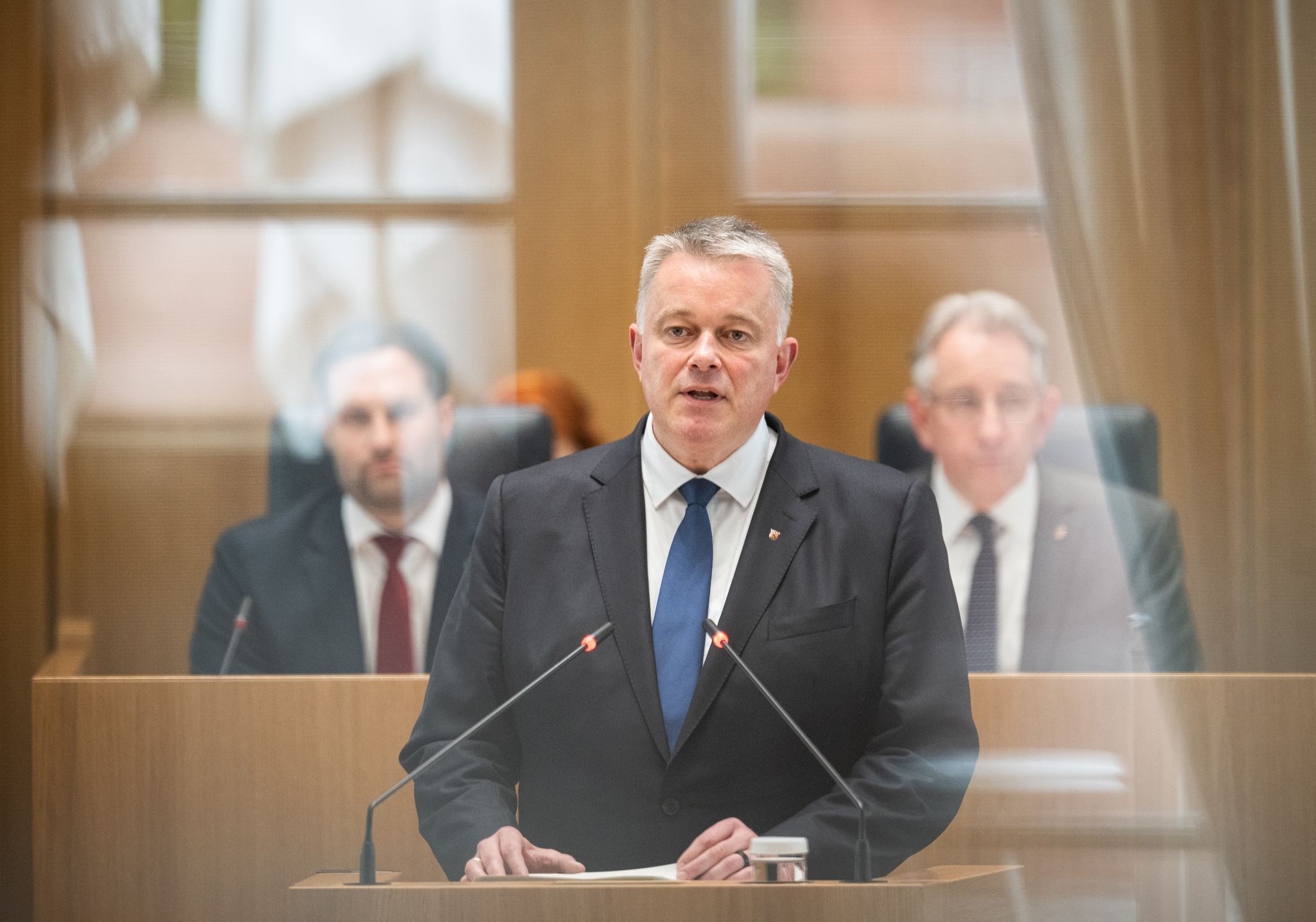 Schnieder will Handynutzung in Schulen regeln