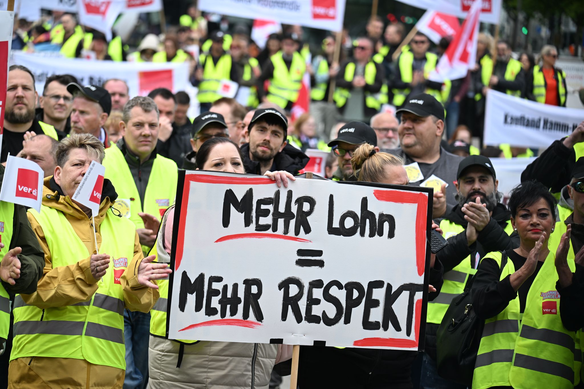 Beschäftigte im Handel legen erneut Arbeit nieder