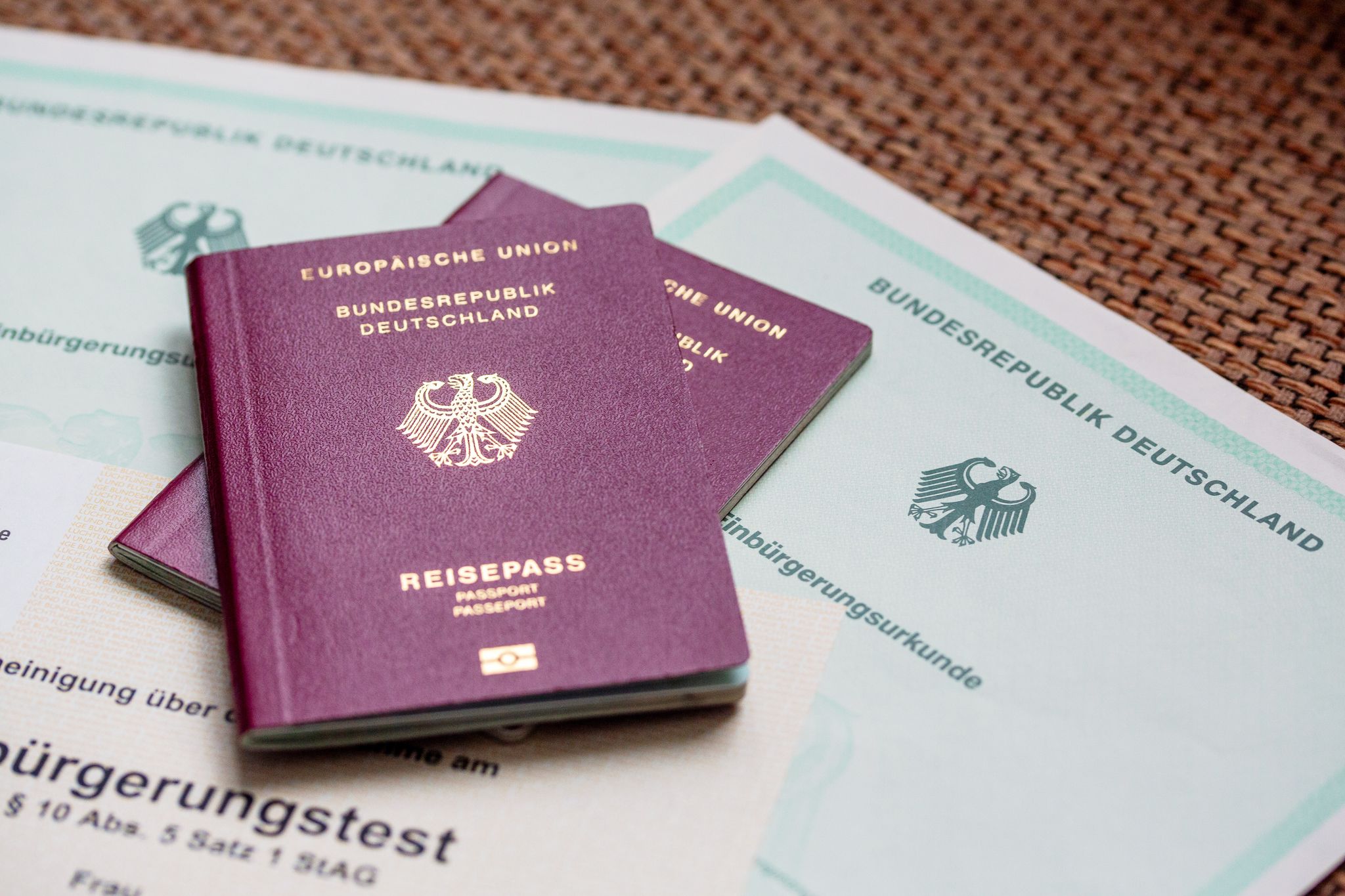 Zahl der Einbürgerungen im Saarland weiter auf hohem Niveau