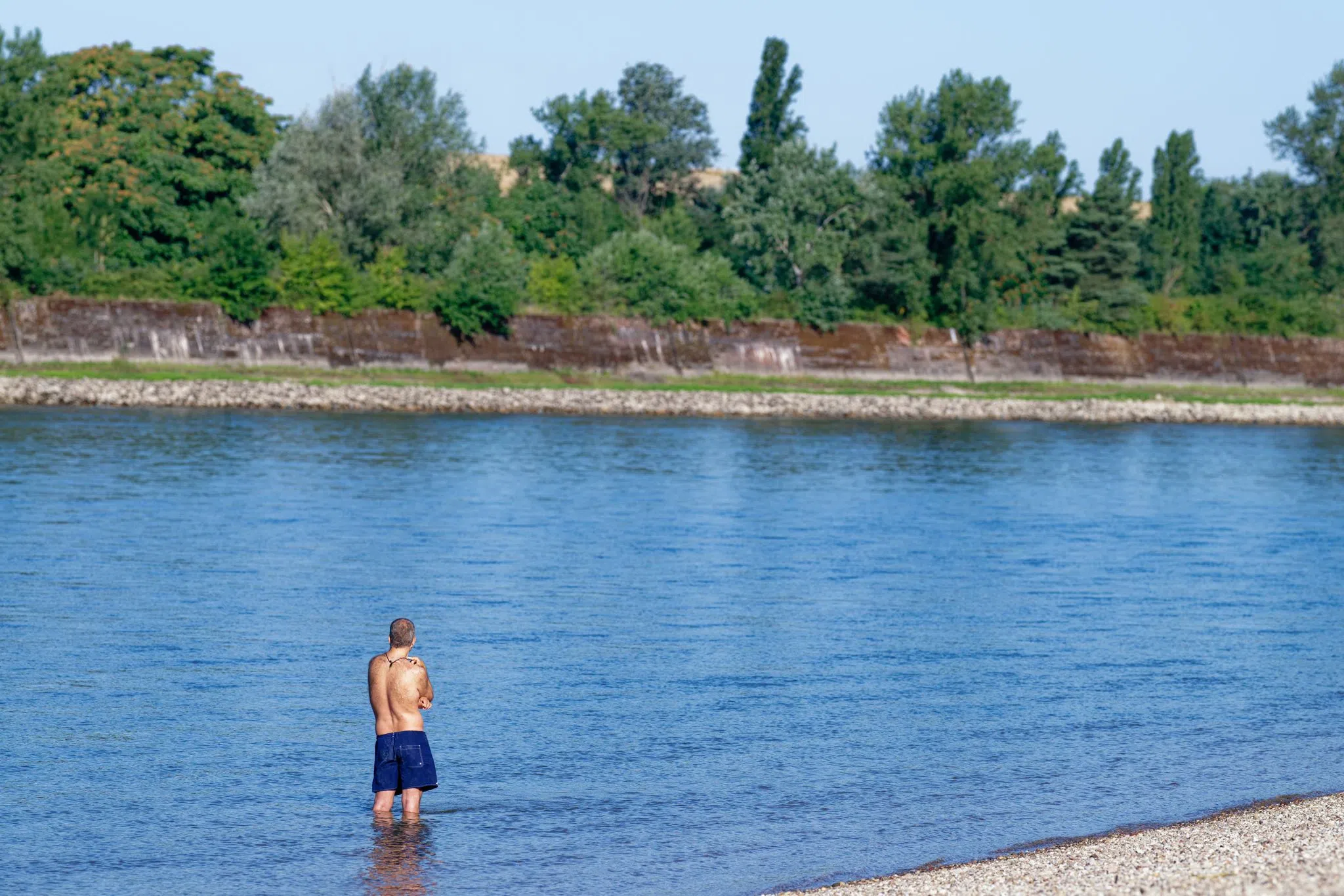 Warum Baden im Rhein auch bei Niedrigwasser gefährlich ist