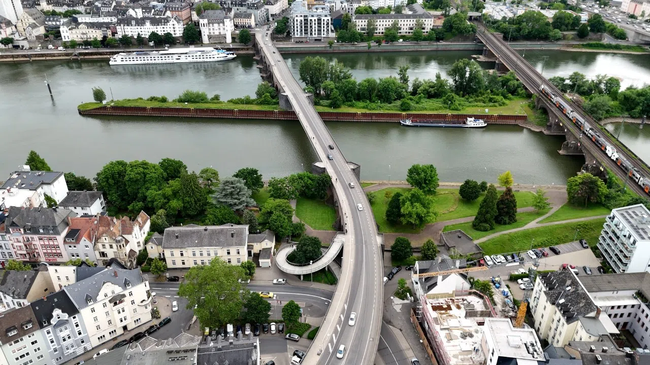 Balduinbrücke in Koblenz - Einjähriger Verkehrsversuch soll neue Aufteilung des Verkehrs prüfen Balduinbrücke in Koblenz - Einjähriger Verkehrsversuch soll neue Aufteilung des Verkehrs prüfen