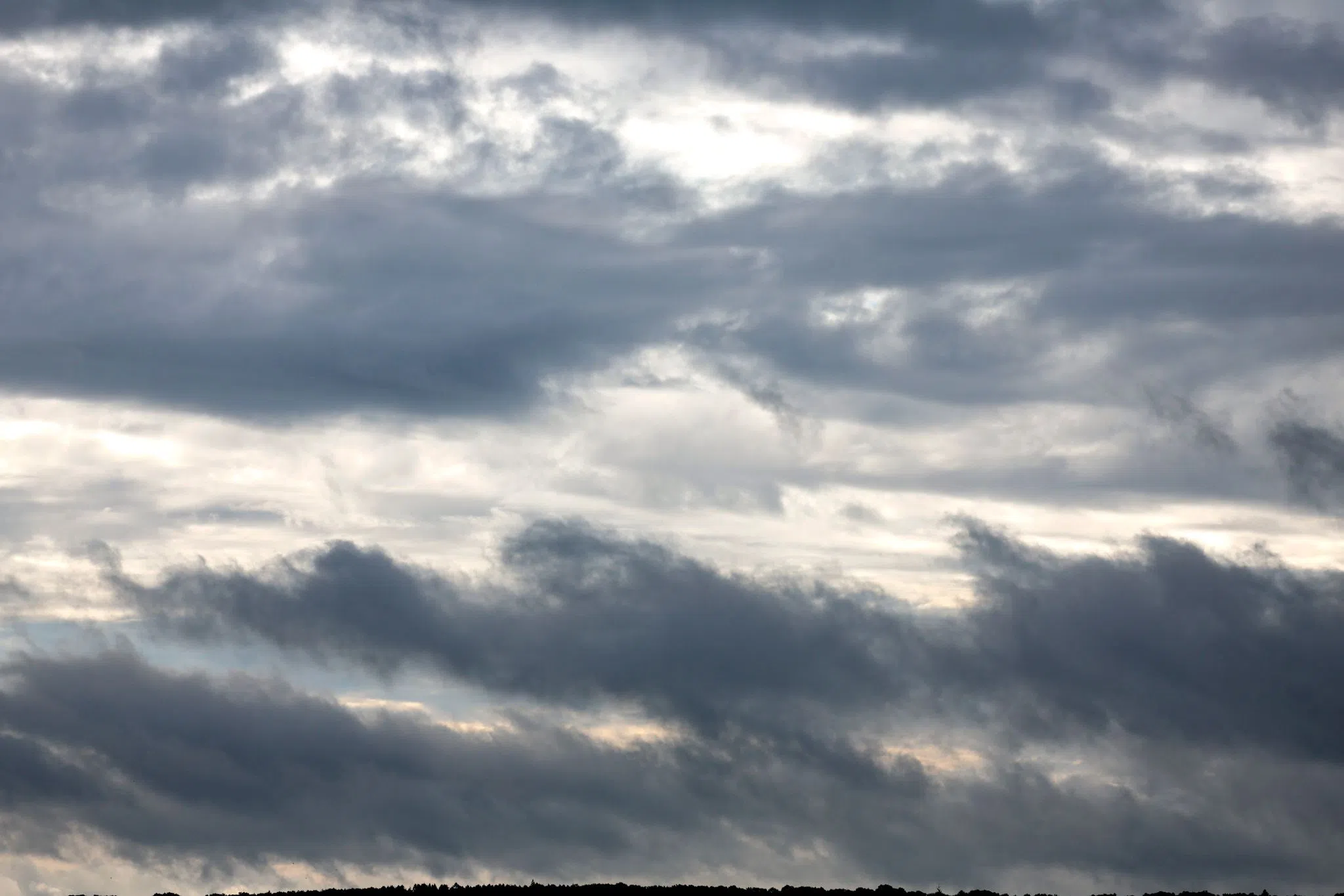 Wetter bleibt grau und nass – Gewitter nicht ausgeschlossen