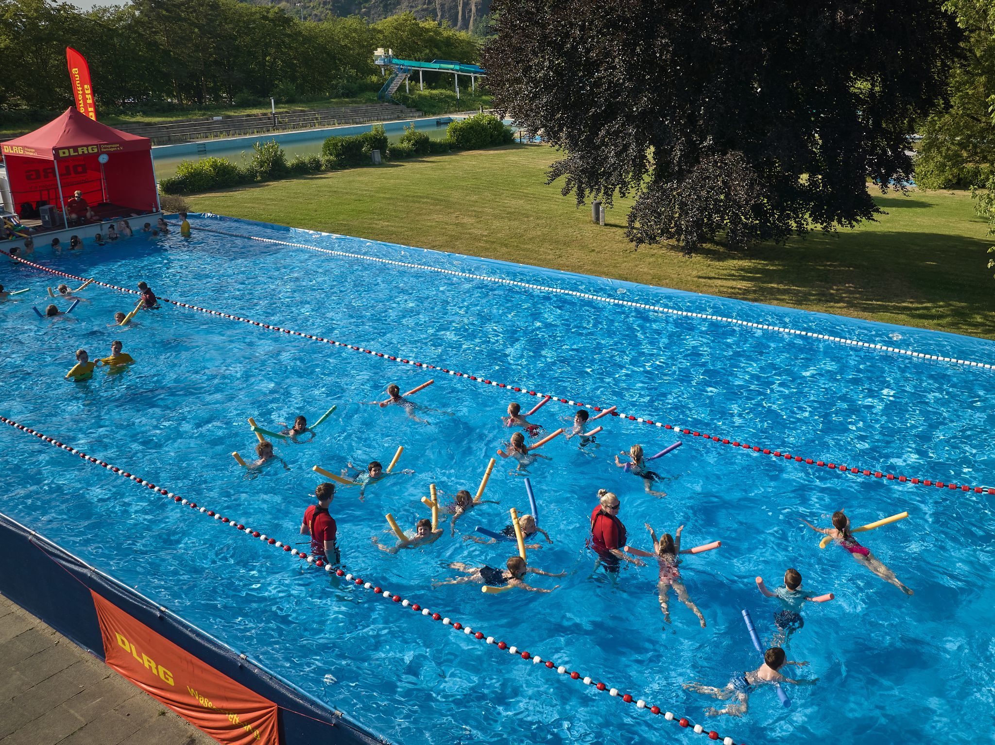 Remagen eröffnet Pop-up-Pool – Schwimmen trotz Badsanierung