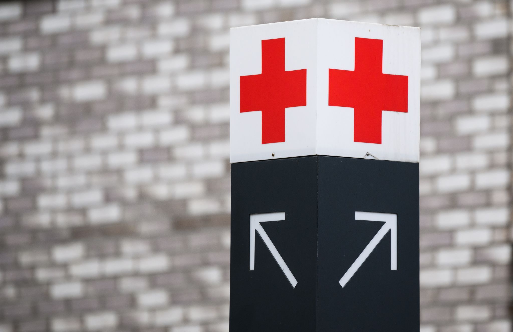 Kliniken schlagen Alarm - «Grundversorgung nach Kassenlage»