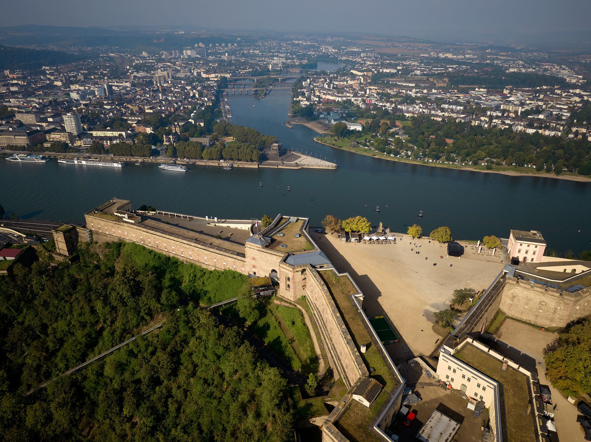 Rhein hat Marke von 28 Grad erreicht