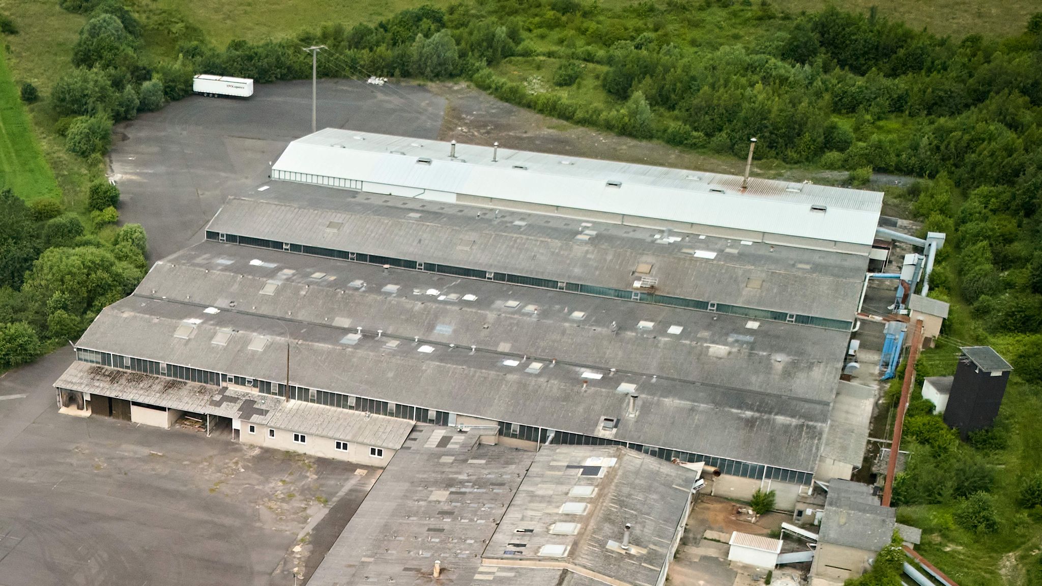 Bericht: Zoll stoppt illegale Zigarettenfabrik
