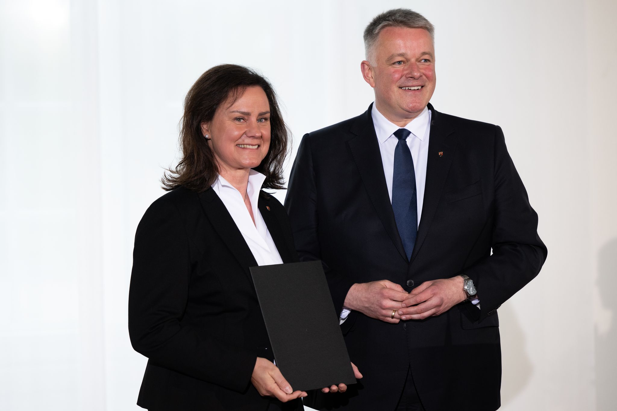 Bildungsministerin: Weniger Bildschirmzeit, mehr Pausenhof
