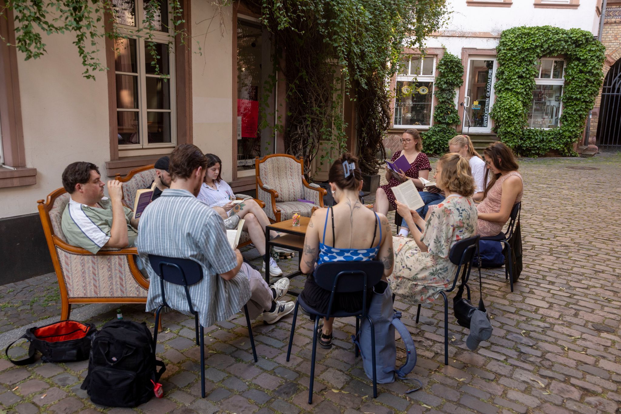 In Stille und doch nicht allein - Lesen in Gemeinschaft