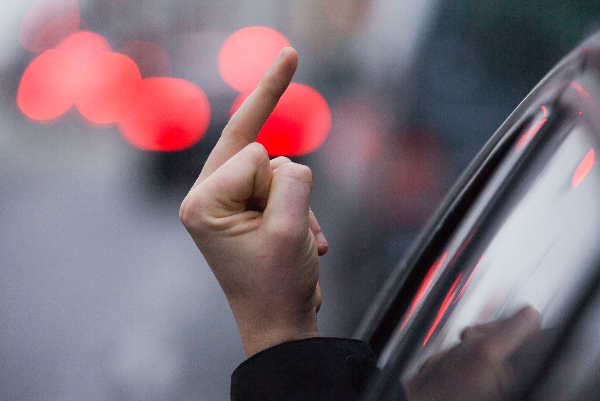 Rechts überholt und Mittelfinger gezeigt - Raser gestoppt