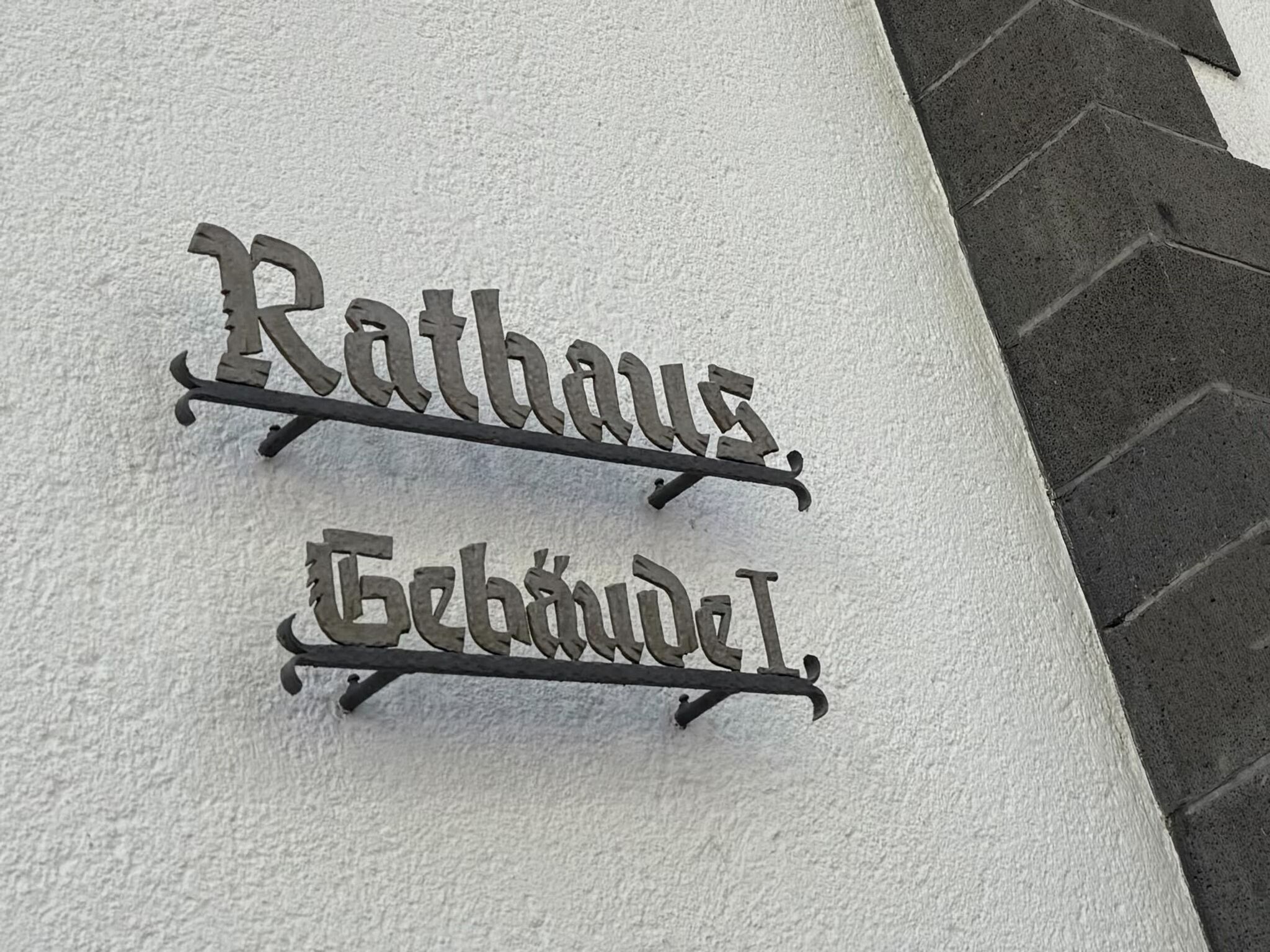 Sind kleine Kommunen ein Schatz oder eine Belastung? Sind kleine Kommunen ein Schatz oder eine Belastung?