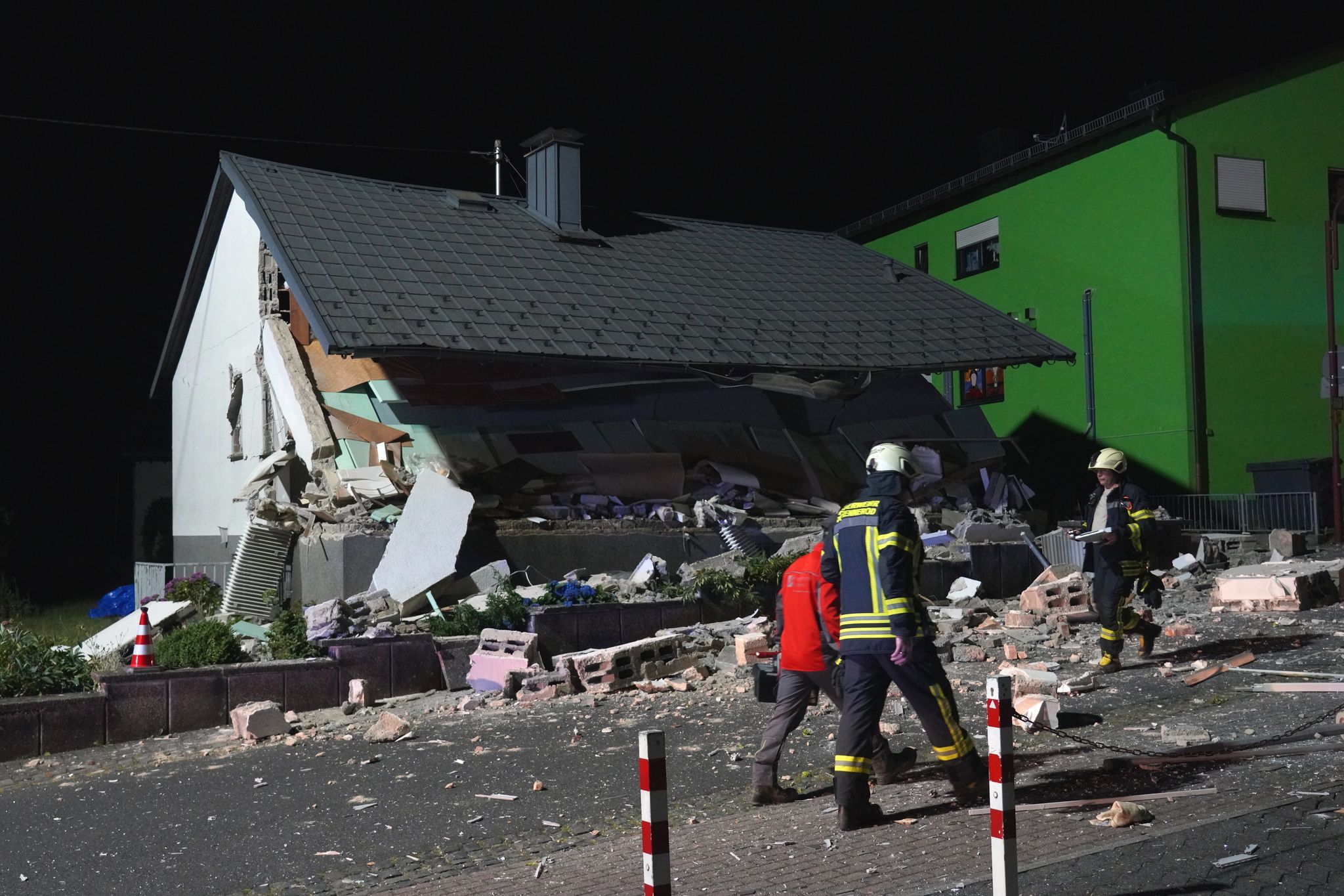 Haus im Westerwald explodiert – Bewohner schwer verletzt
