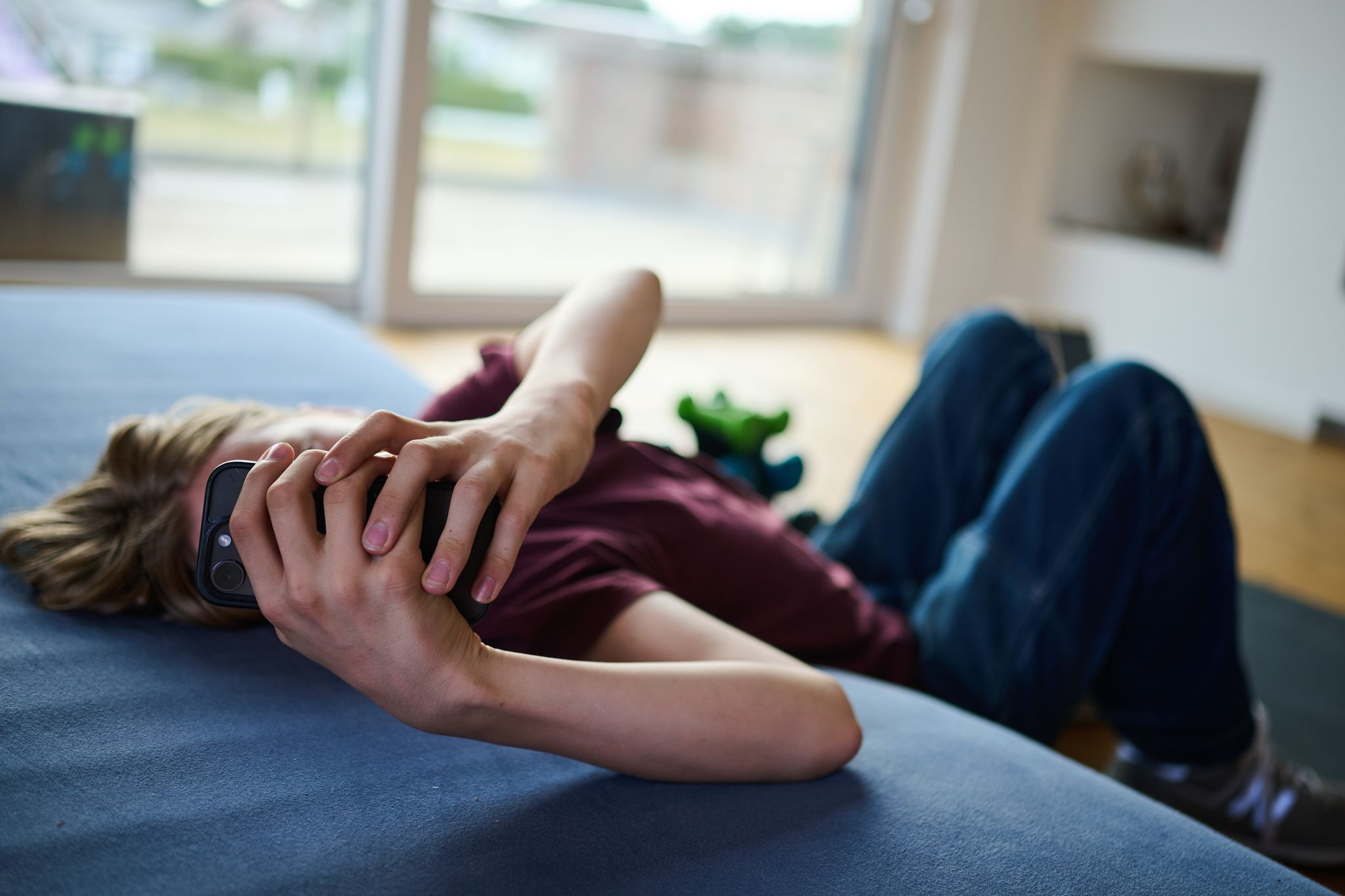 Studie: Jugendliche erleben Social Media als Achterbahnfahrt