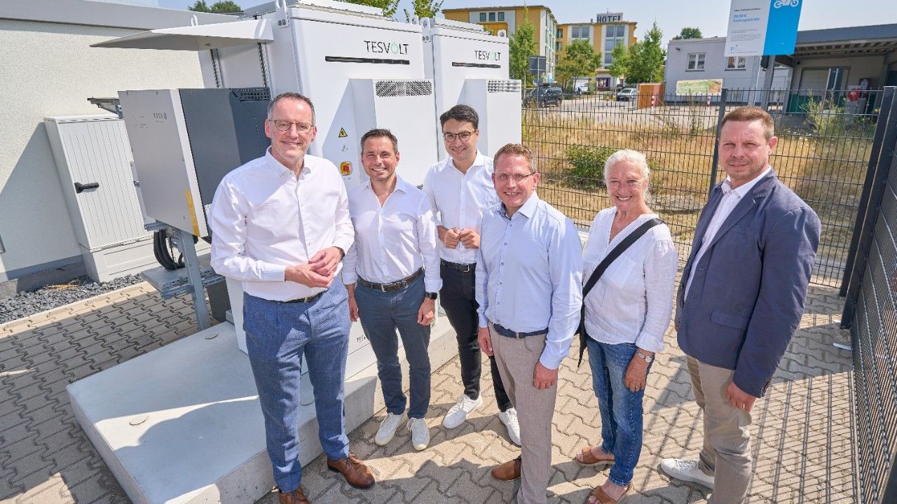 Moselbad nutzt Solarstrom aus Hochleistungsspeichern