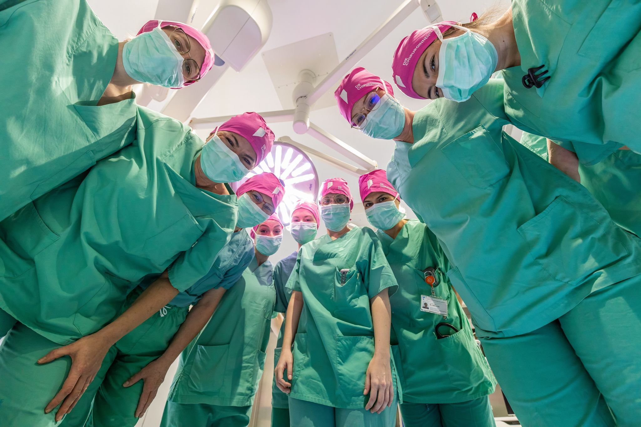 «Die Chirurginnen»: Von null auf 3.000 in wenigen Jahren