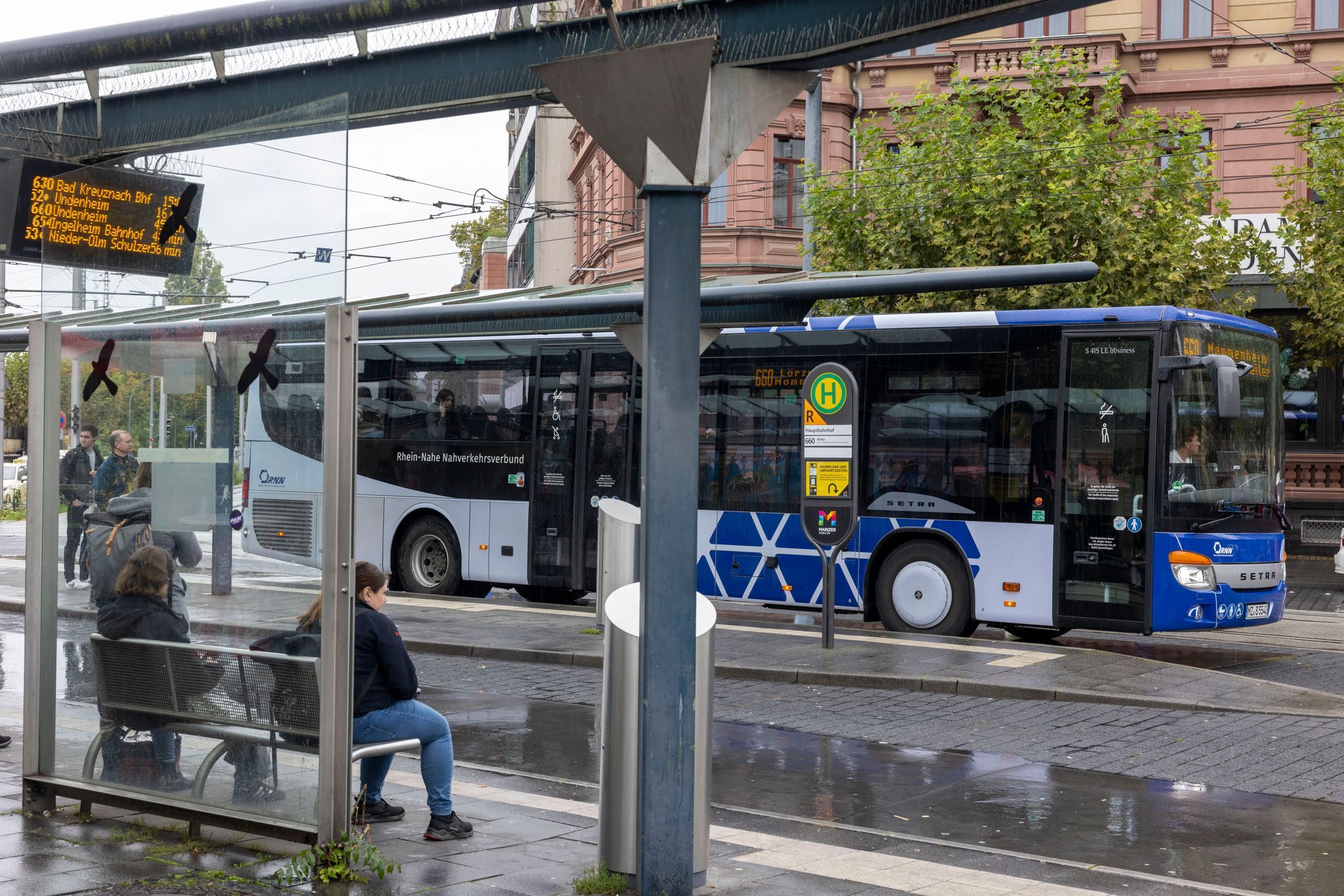 ADAC-Test: Mainzer Haltestellen oft nicht barrierefrei ADAC-Test: Mainzer Haltestellen oft nicht barrierefrei