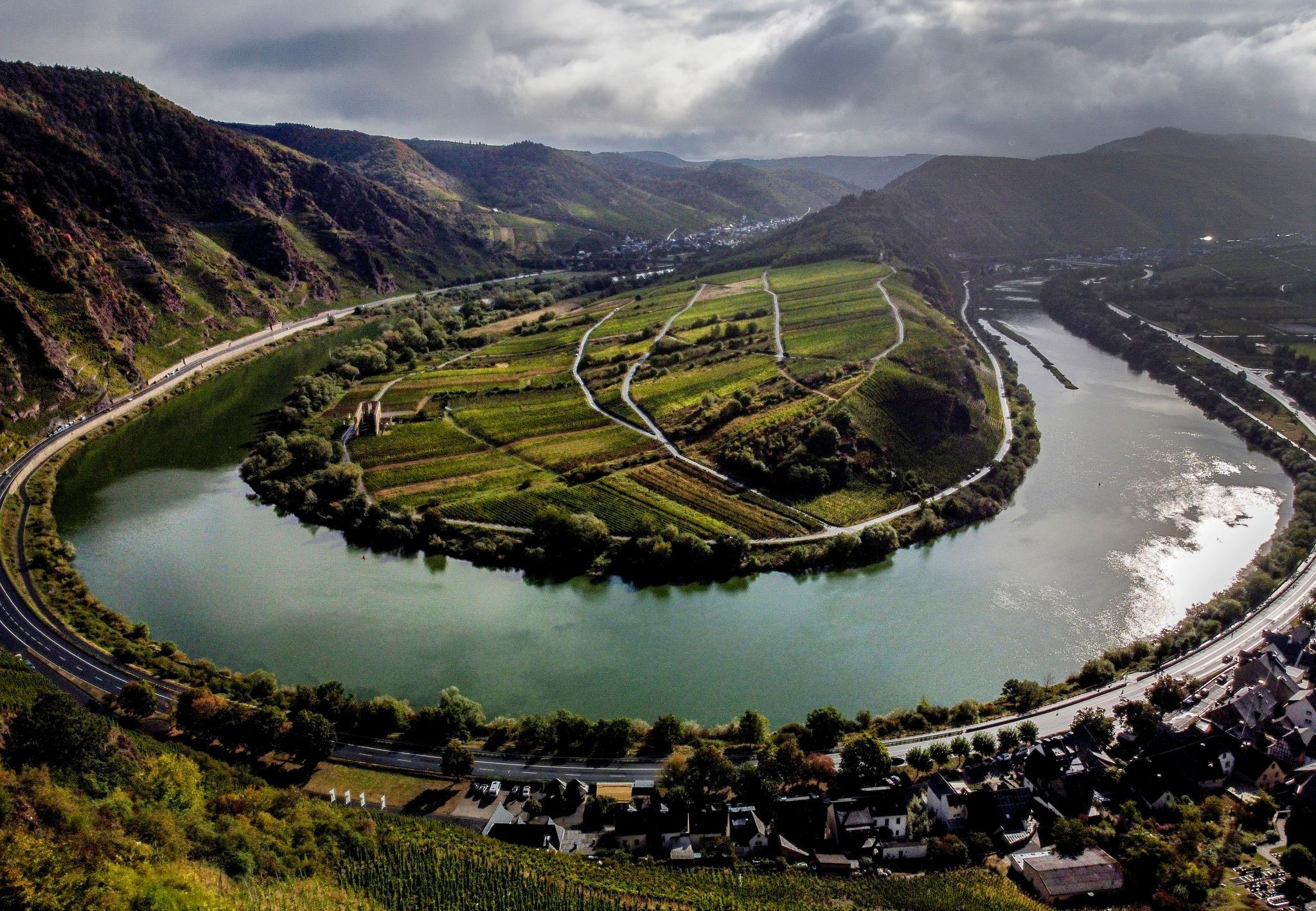 Gleitschirmflieger an Mosel abgestürzt