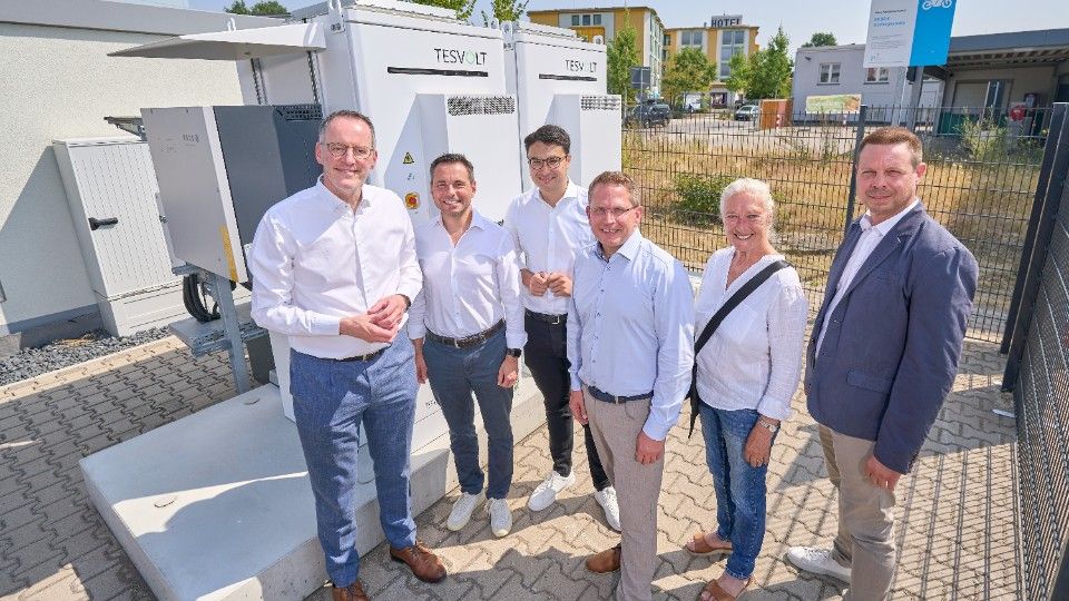 Moselbad nutzt Solarstrom aus Hochleistungsspeichern Moselbad nutzt Solarstrom aus Hochleistungsspeichern