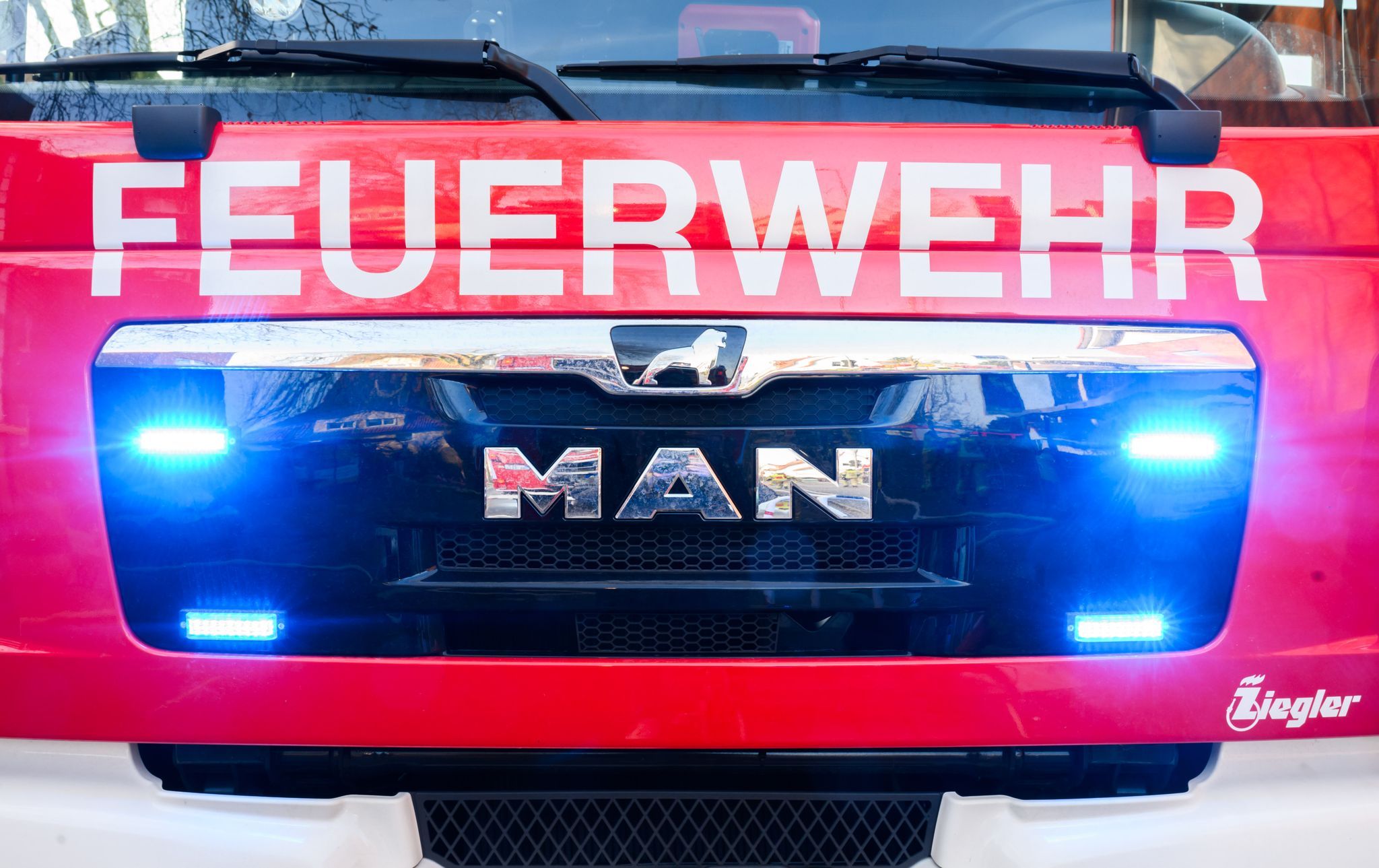 Waldbrand im Saarland - Evakuierung, Feuerwehrleute verletzt Waldbrand im Saarland - Evakuierung, Feuerwehrleute verletzt