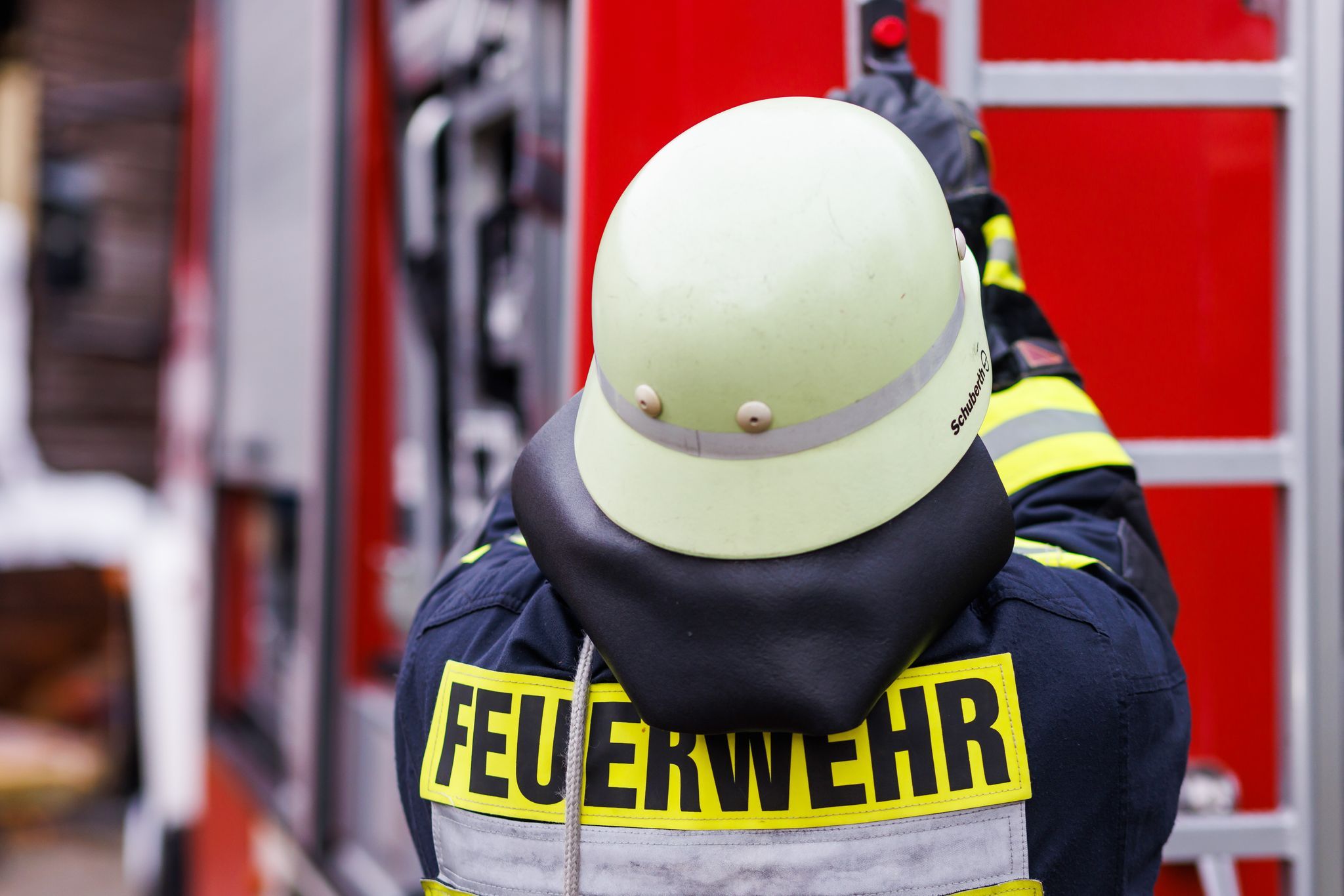 Feuer in Club: Gebäude steht in Vollbrand
