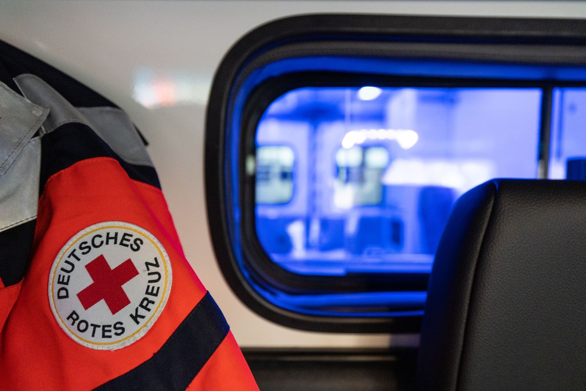 «Spektakulärer Unfall»: Auto fährt durch mehrere Vorgärten