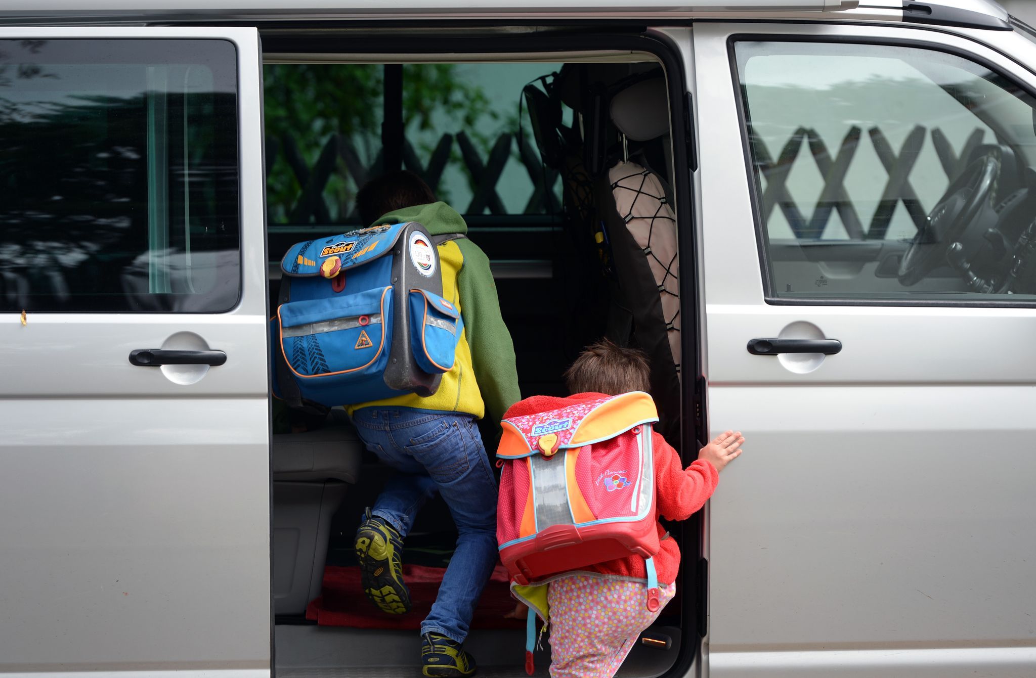 Sicher zur Schule: Warum fahren Elterntaxis im Teufelskreis?