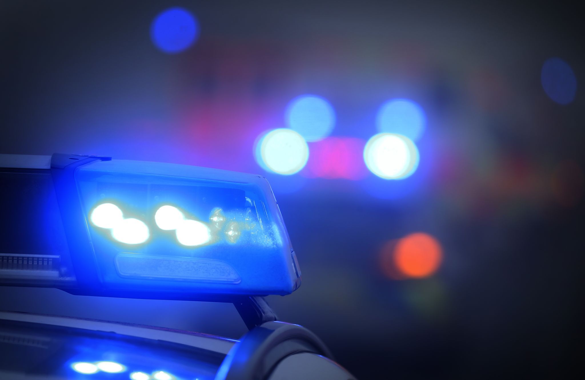 Gas und Bremse verwechselt: Wohnmobil stürzt Abhang hinunter