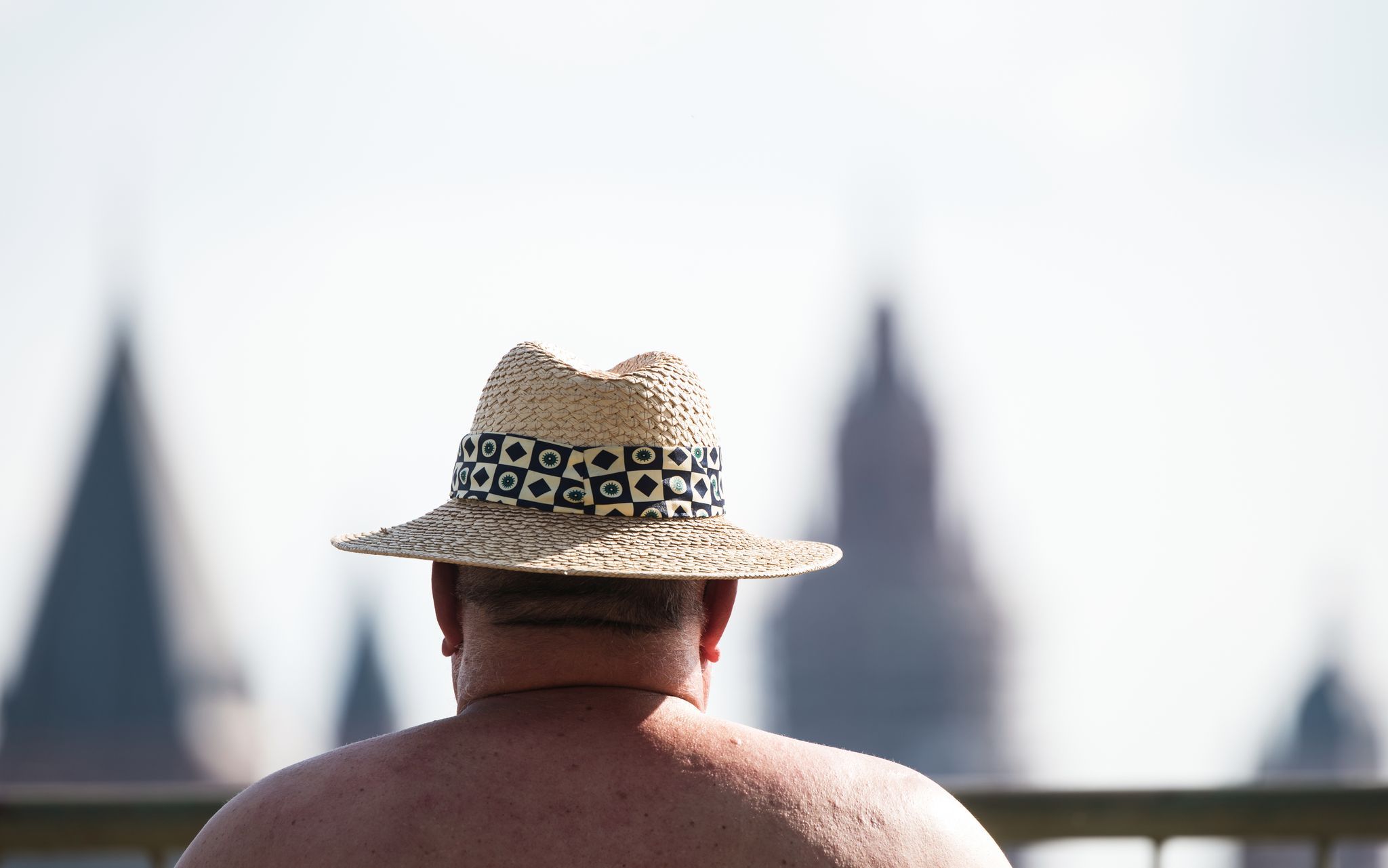 Kleiderfrage im Dom - wie viel Sommermode ist zu viel? Kleiderfrage im Dom - wie viel Sommermode ist zu viel?