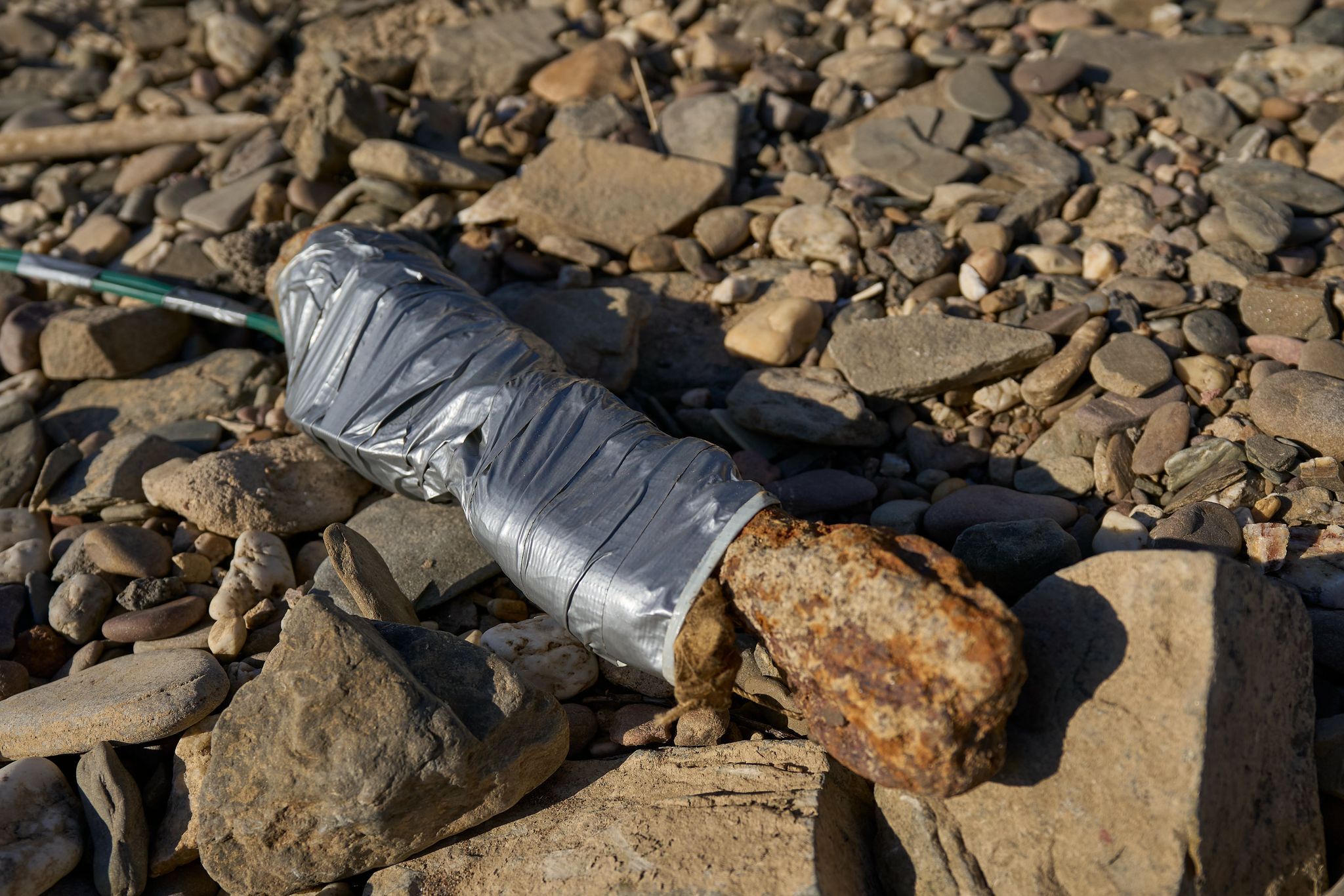 Bazooka-Rakete und Granate im Rhein erfolgreich gesprengt Bazooka-Rakete und Granate im Rhein erfolgreich gesprengt