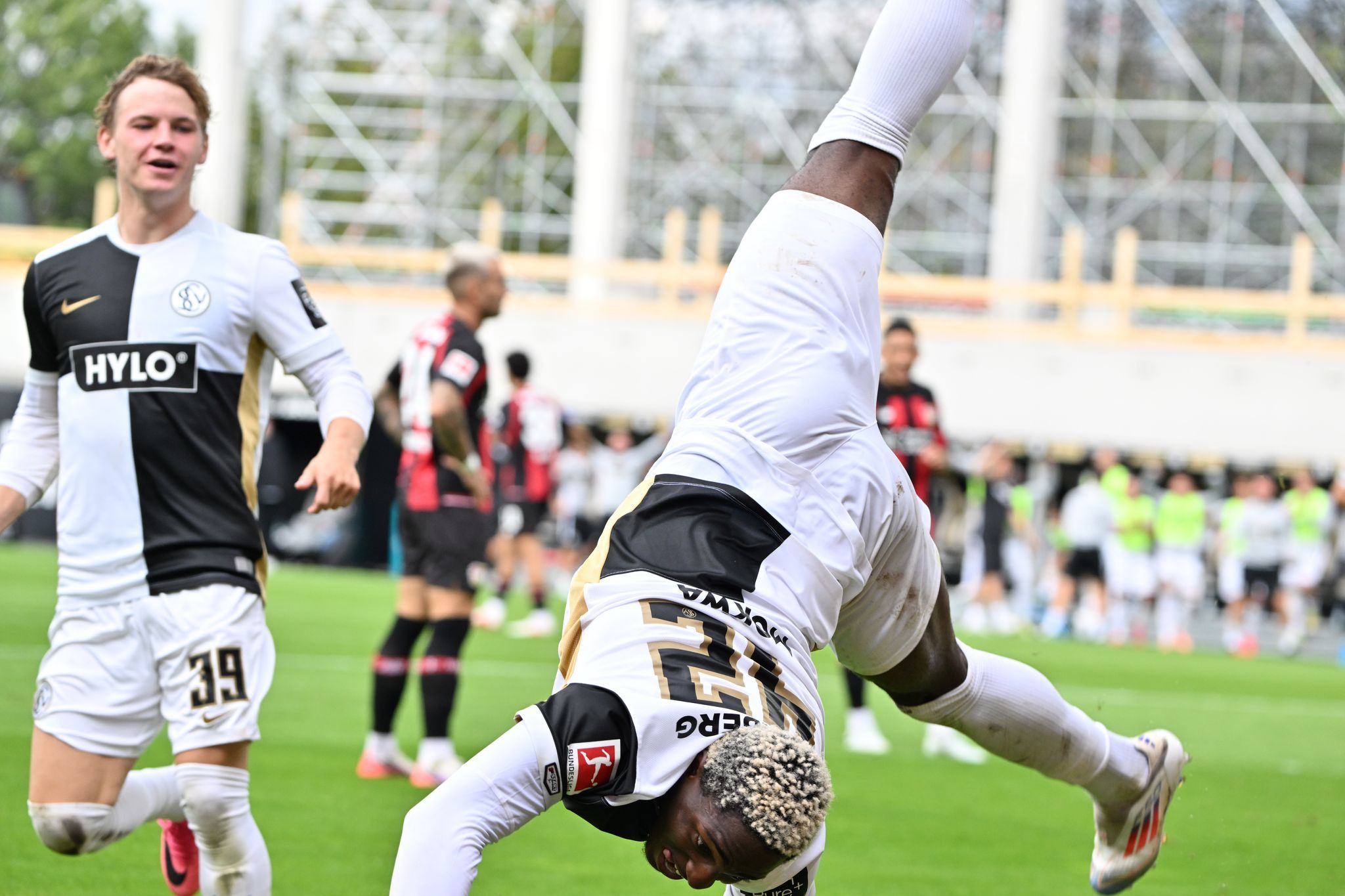 Elversberg feiert Traumstart beim 3:2 gegen Leverkusen