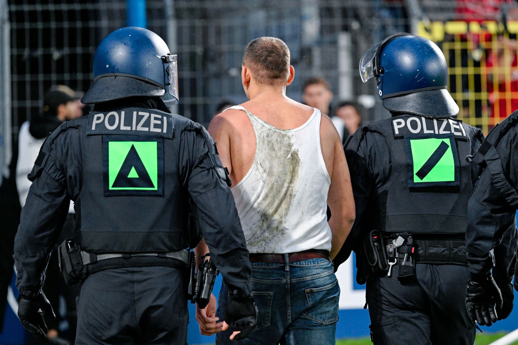 Polizei und DFB reagieren auf Chaos beim Südwest-Derby Polizei und DFB reagieren auf Chaos beim Südwest-Derby
