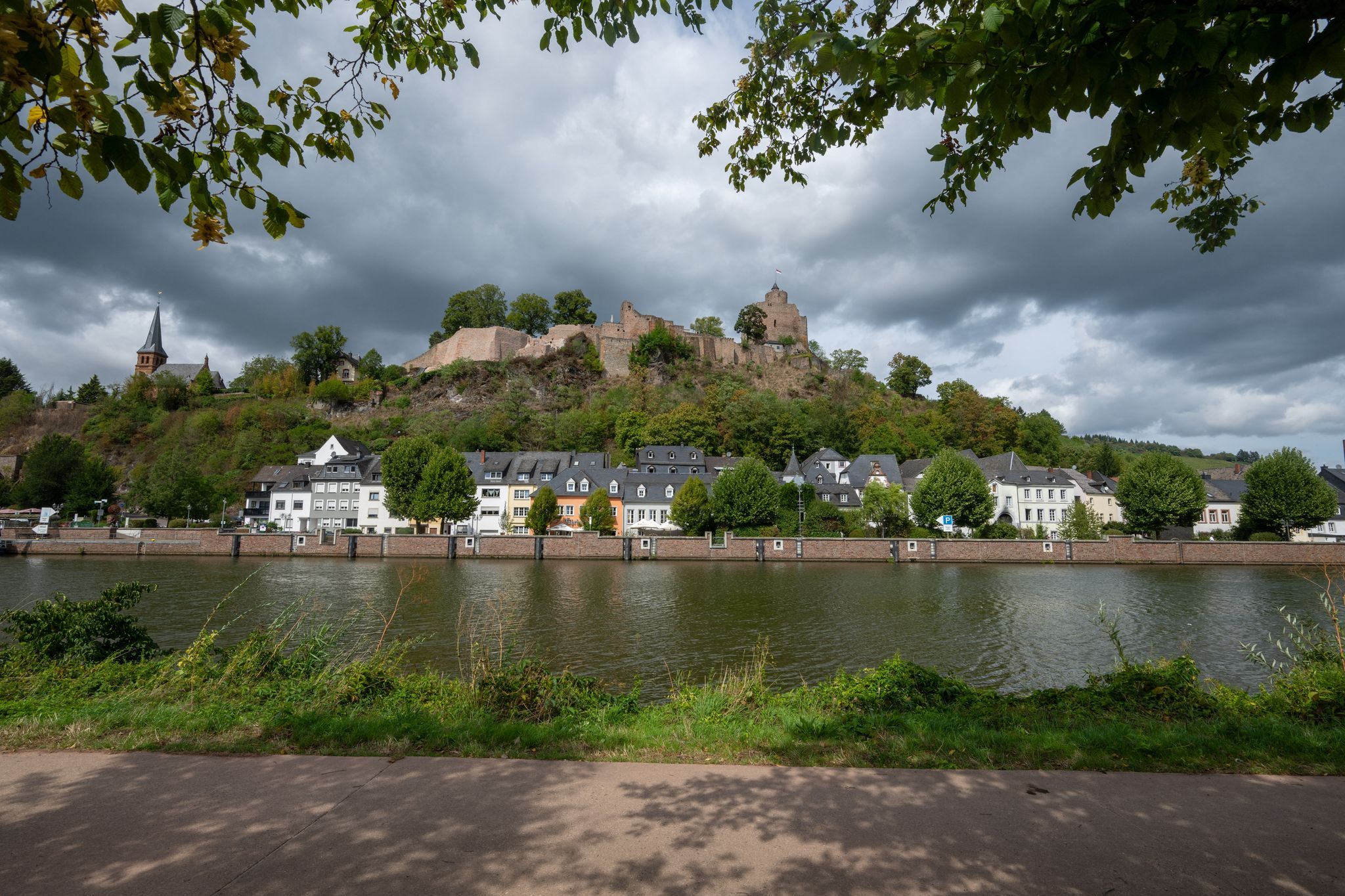 Neue Woche startet mit Gewitter und Sturm