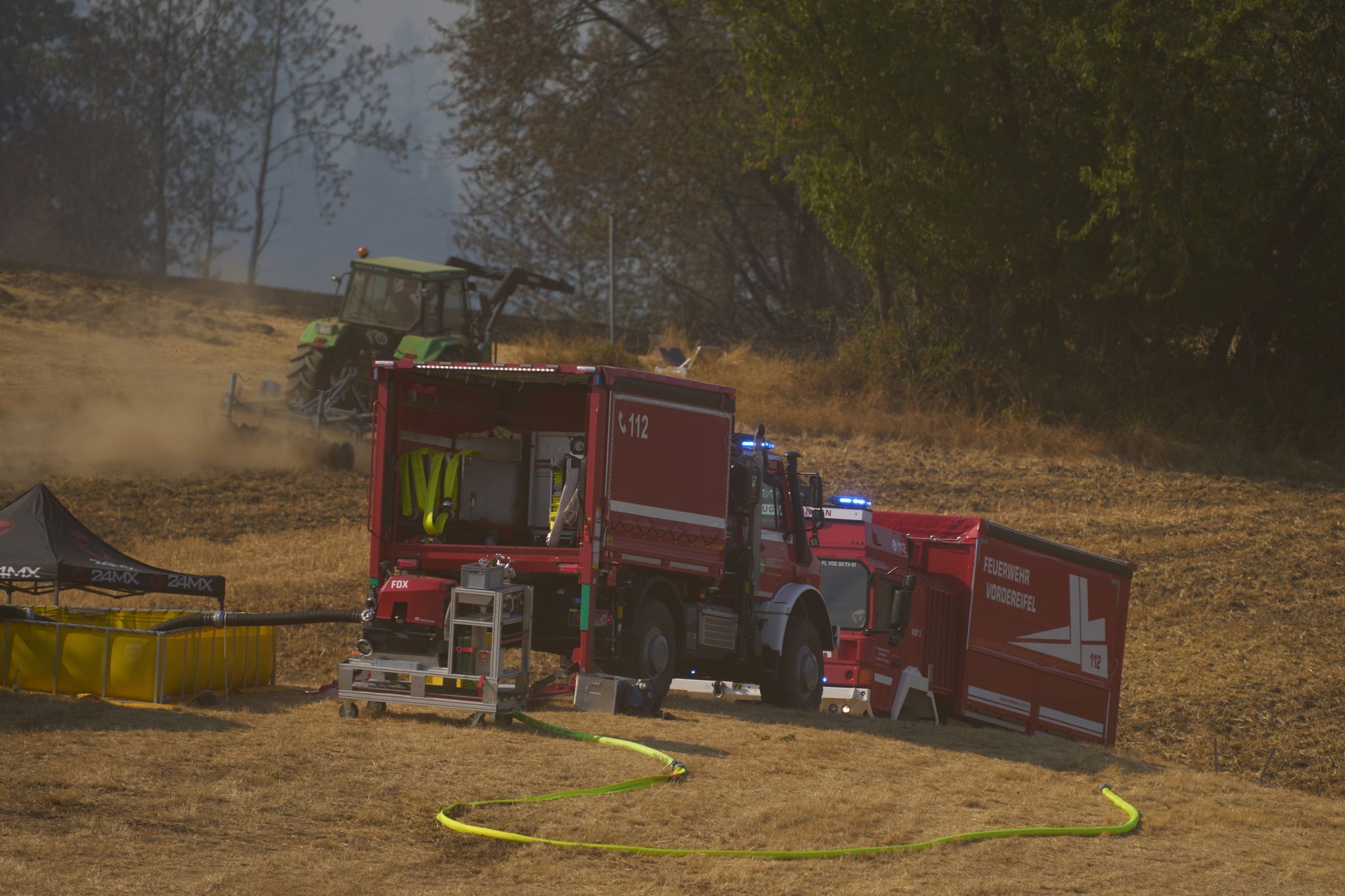 Vier Verletzte bei Wald- und Wiesenbrand – Feuer dreht Vier Verletzte bei Wald- und Wiesenbrand – Feuer dreht