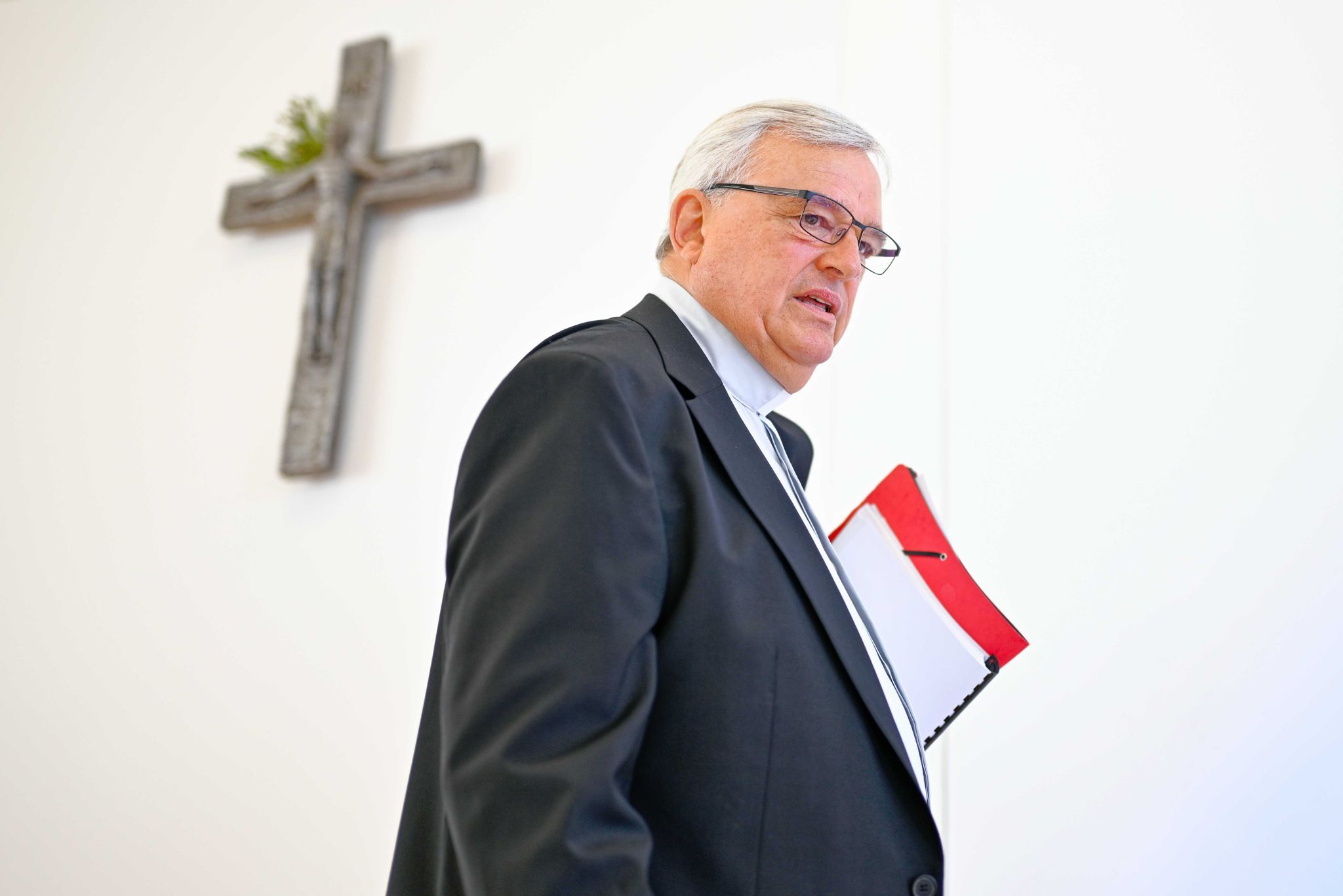 Bischof von Speyer legt überraschend Amt nieder