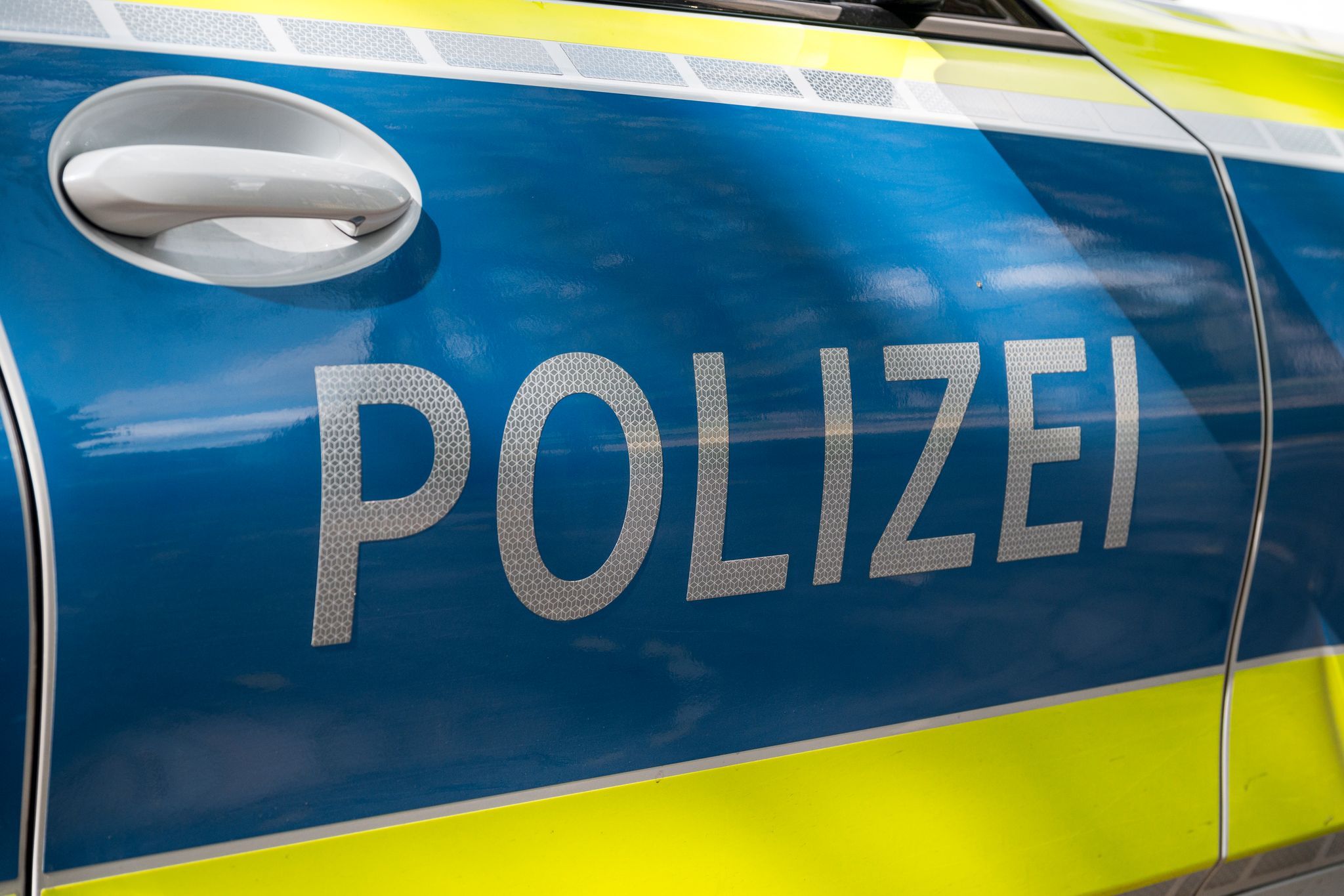 Linienbus fährt auf stehenden Bus auf – Fahrer verletzt